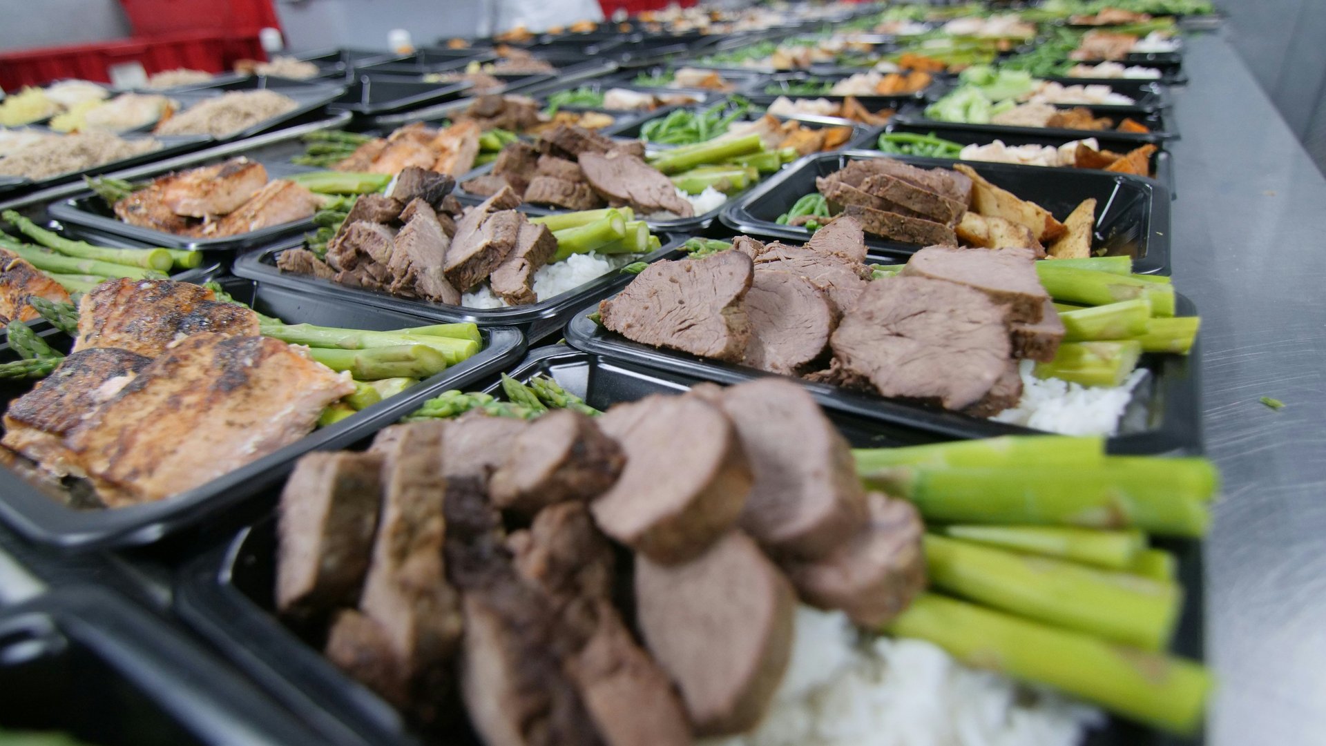 gray computer monitor