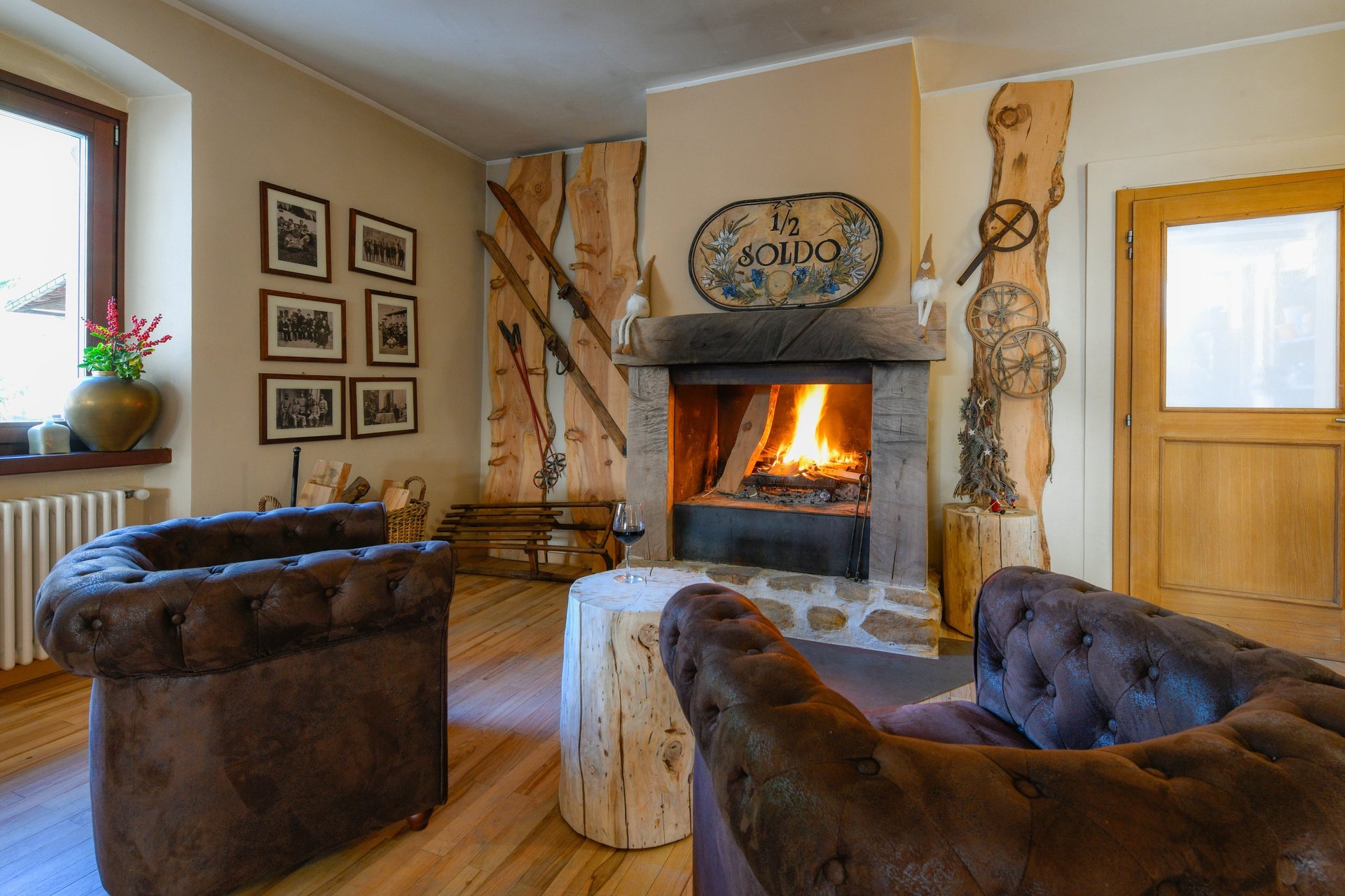 brown and white floral round table