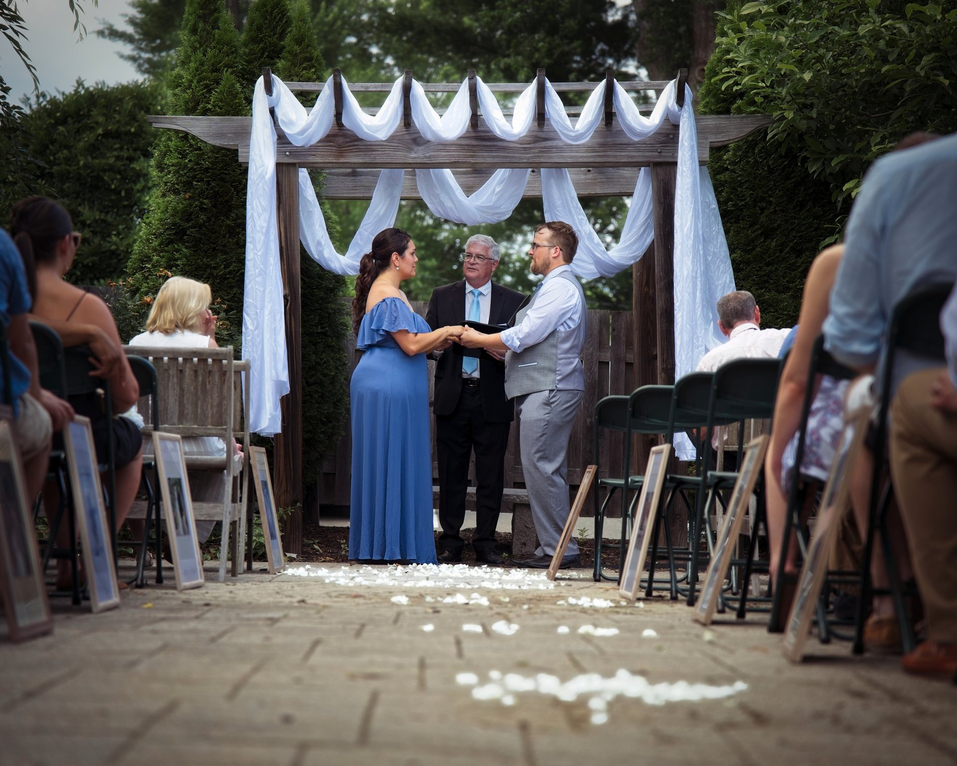black and white bed linen