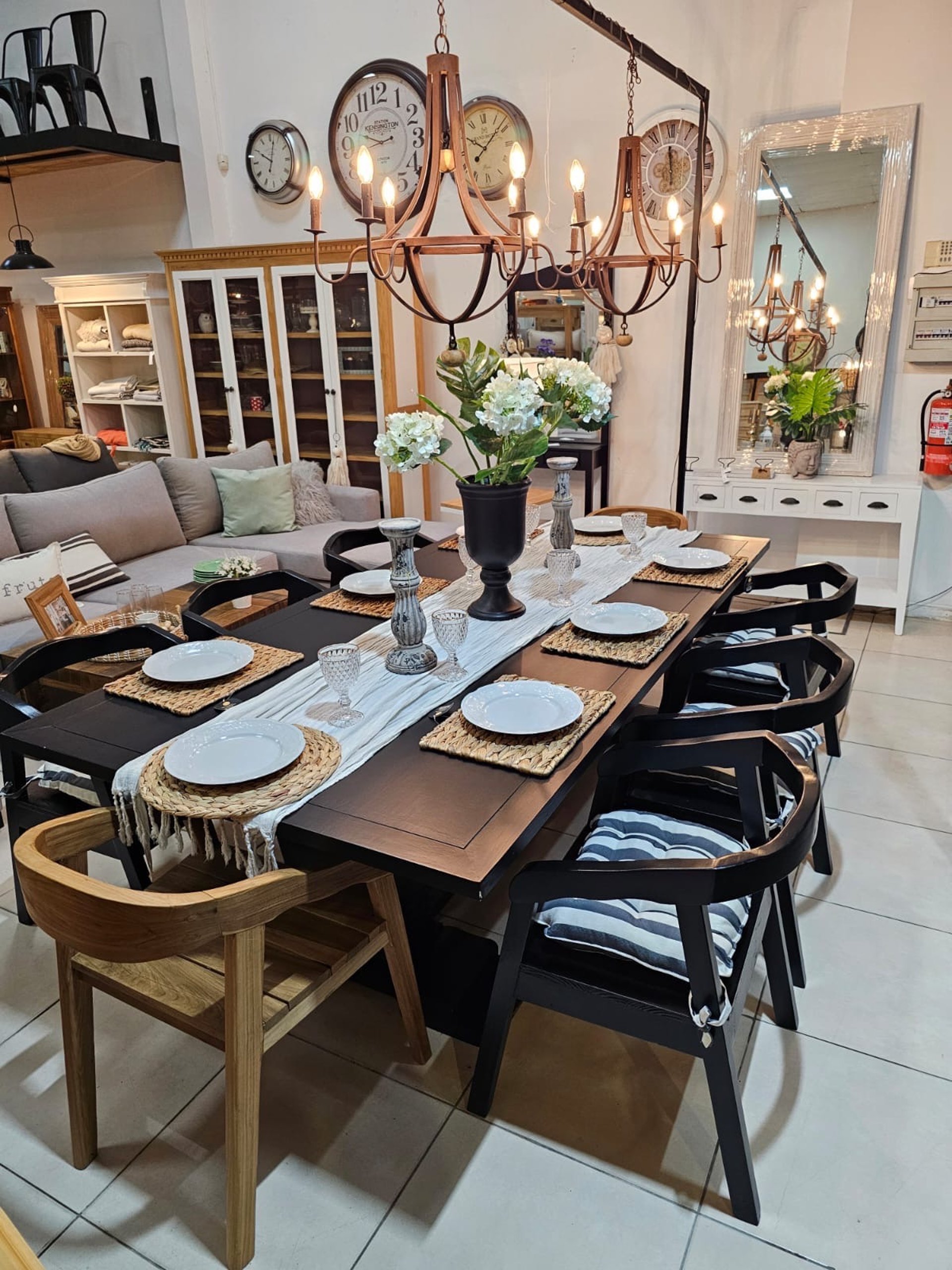 black and white bed linen