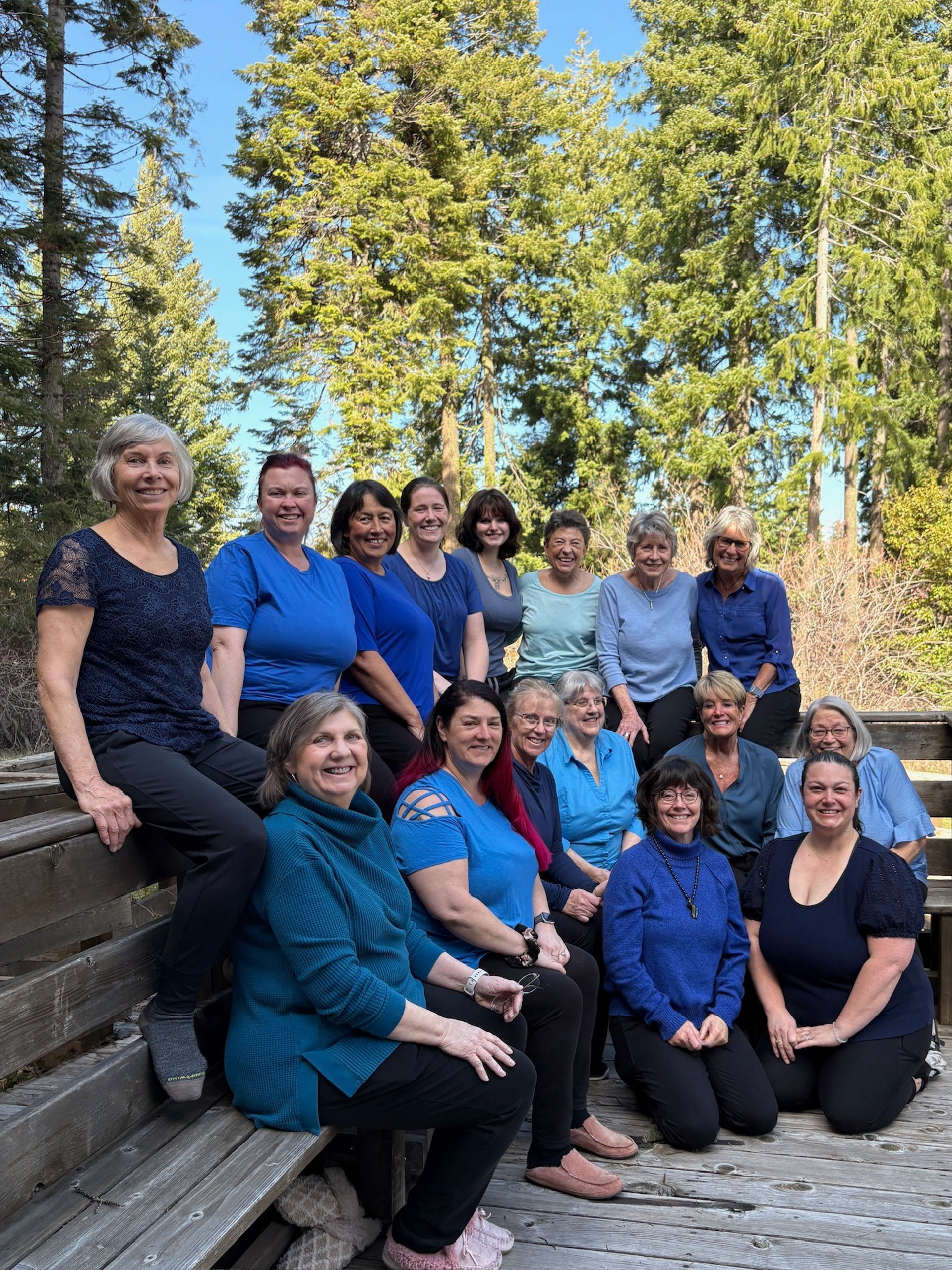 black and white bed linen