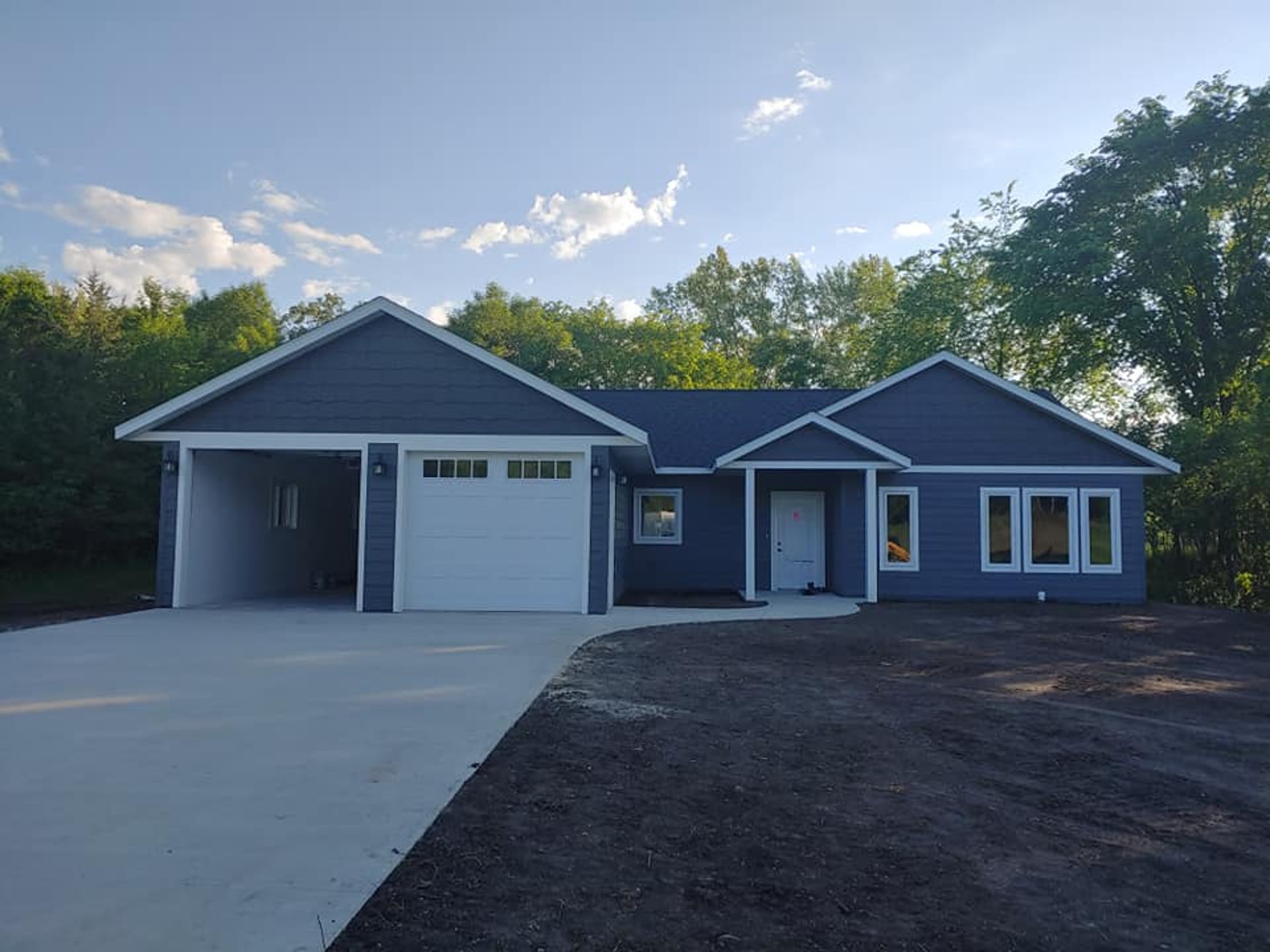 black and white bed linen