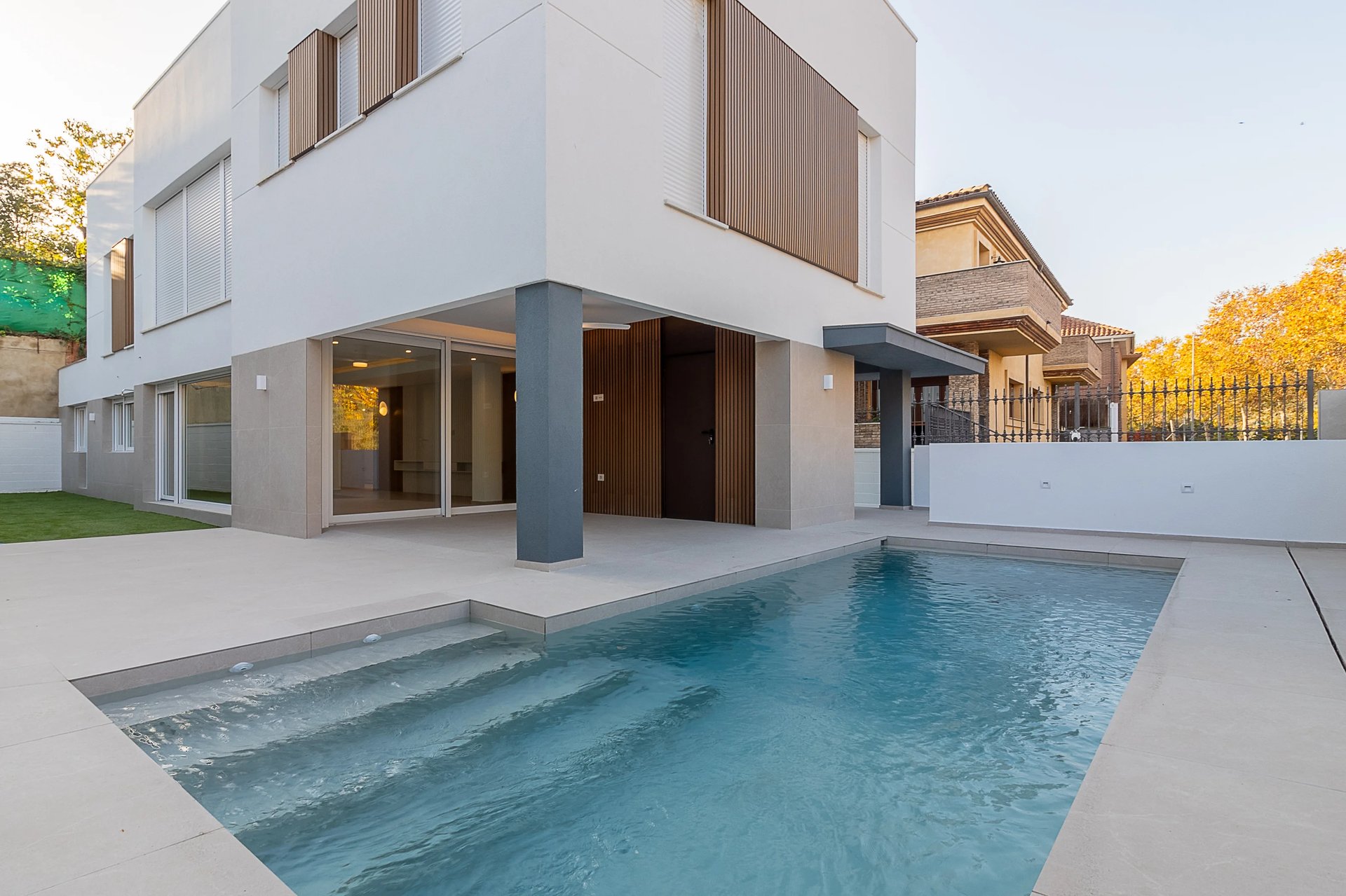 black and white bed linen