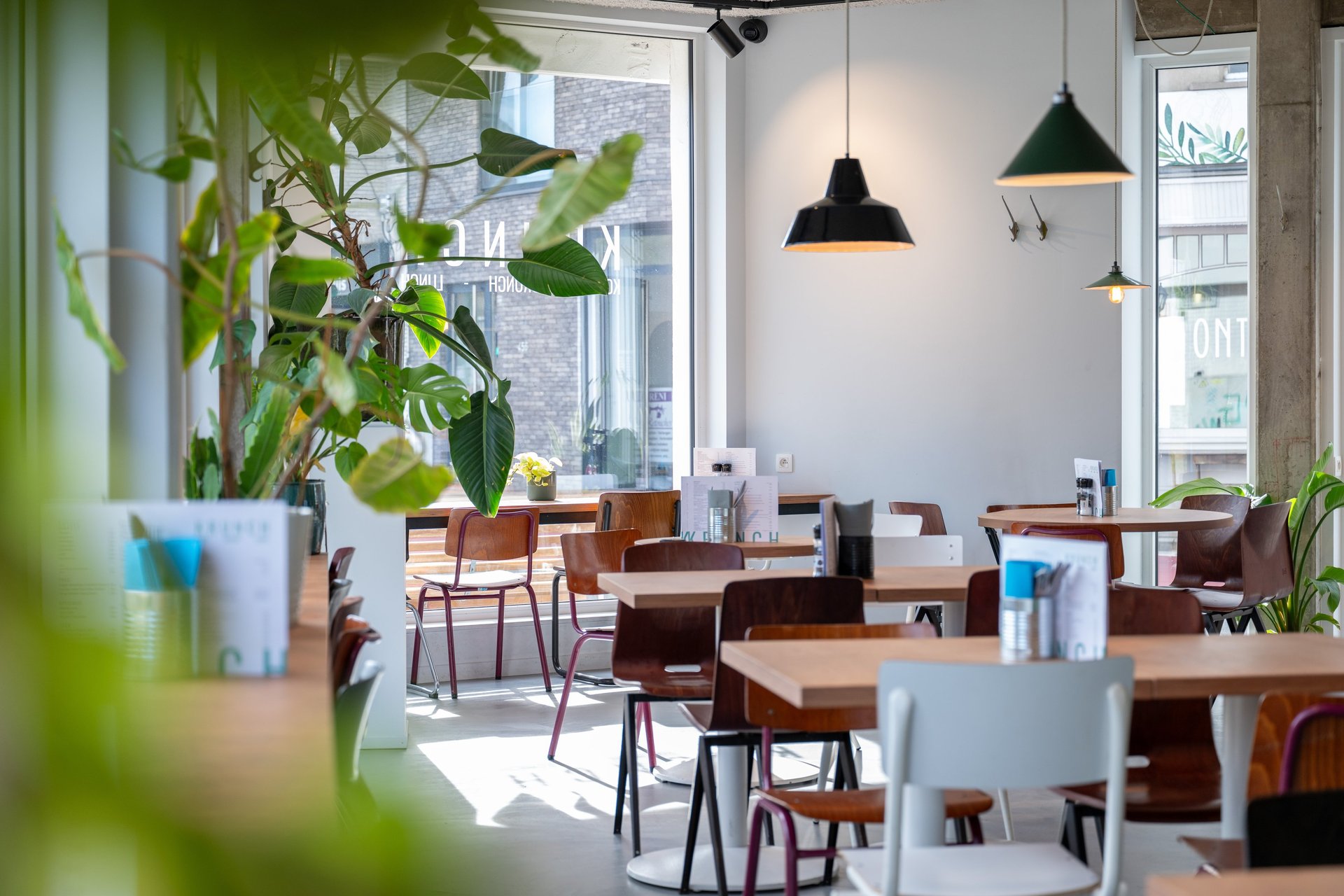 black and white bed linen