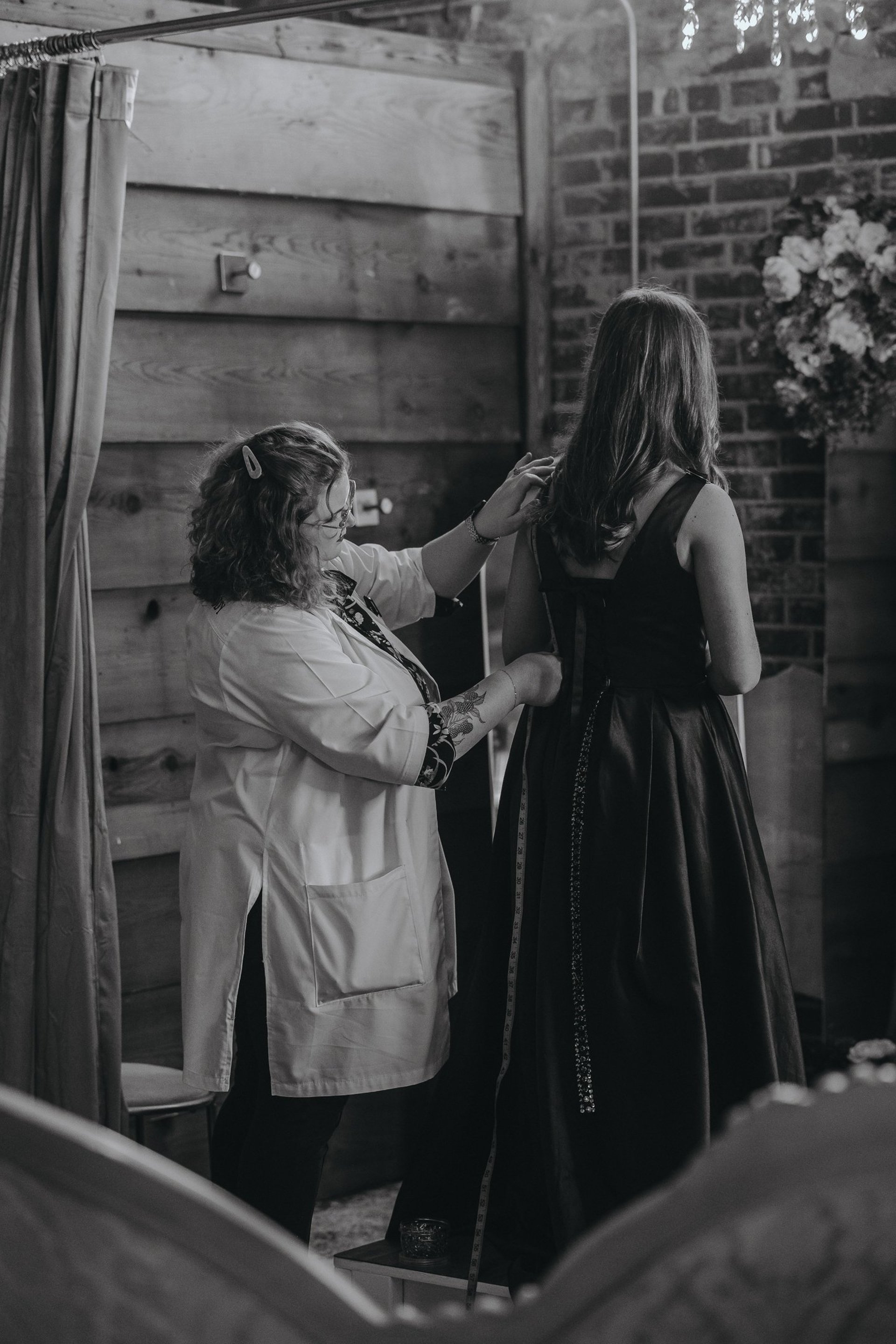 black and brown leather padded tub sofa