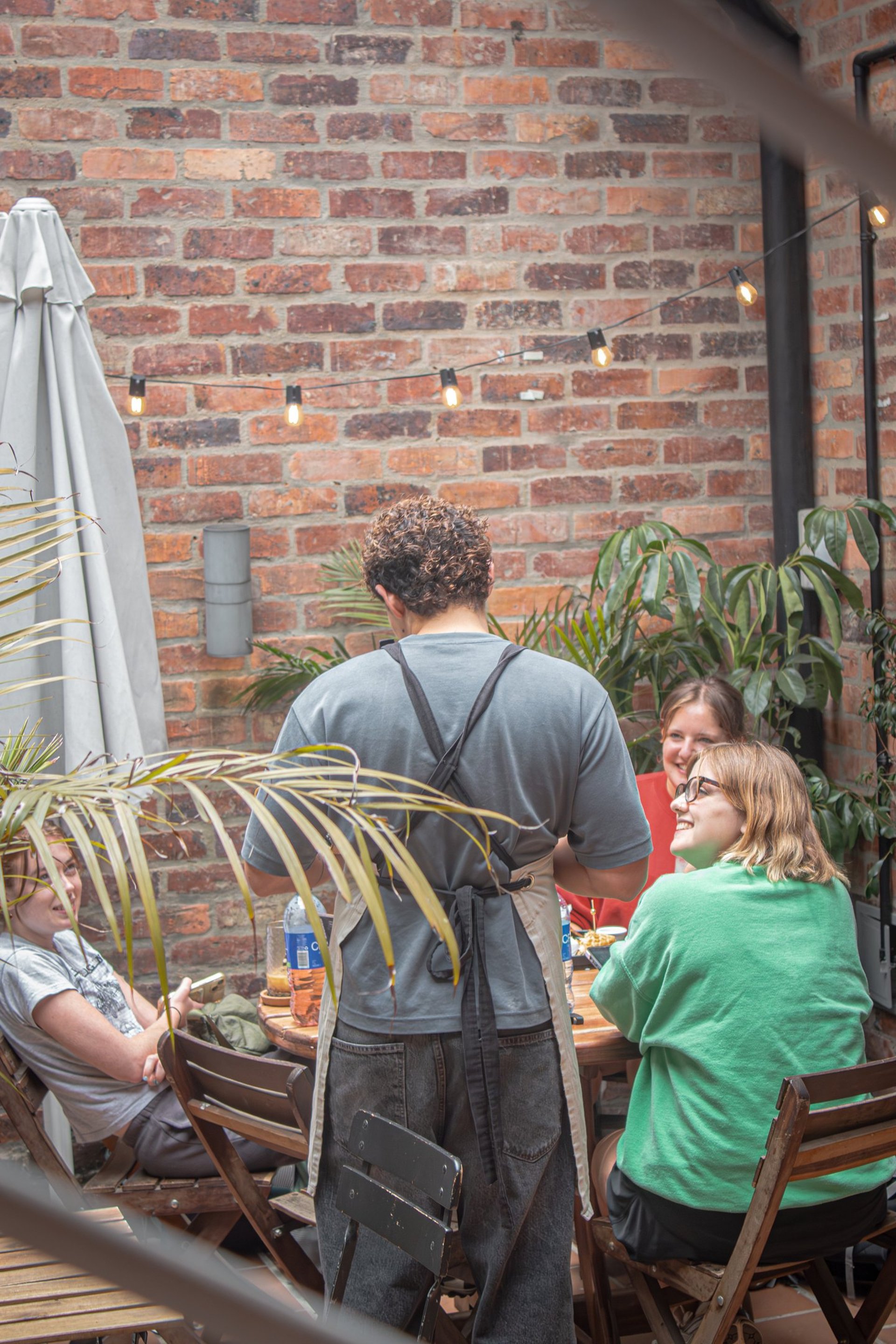 black and white bed linen