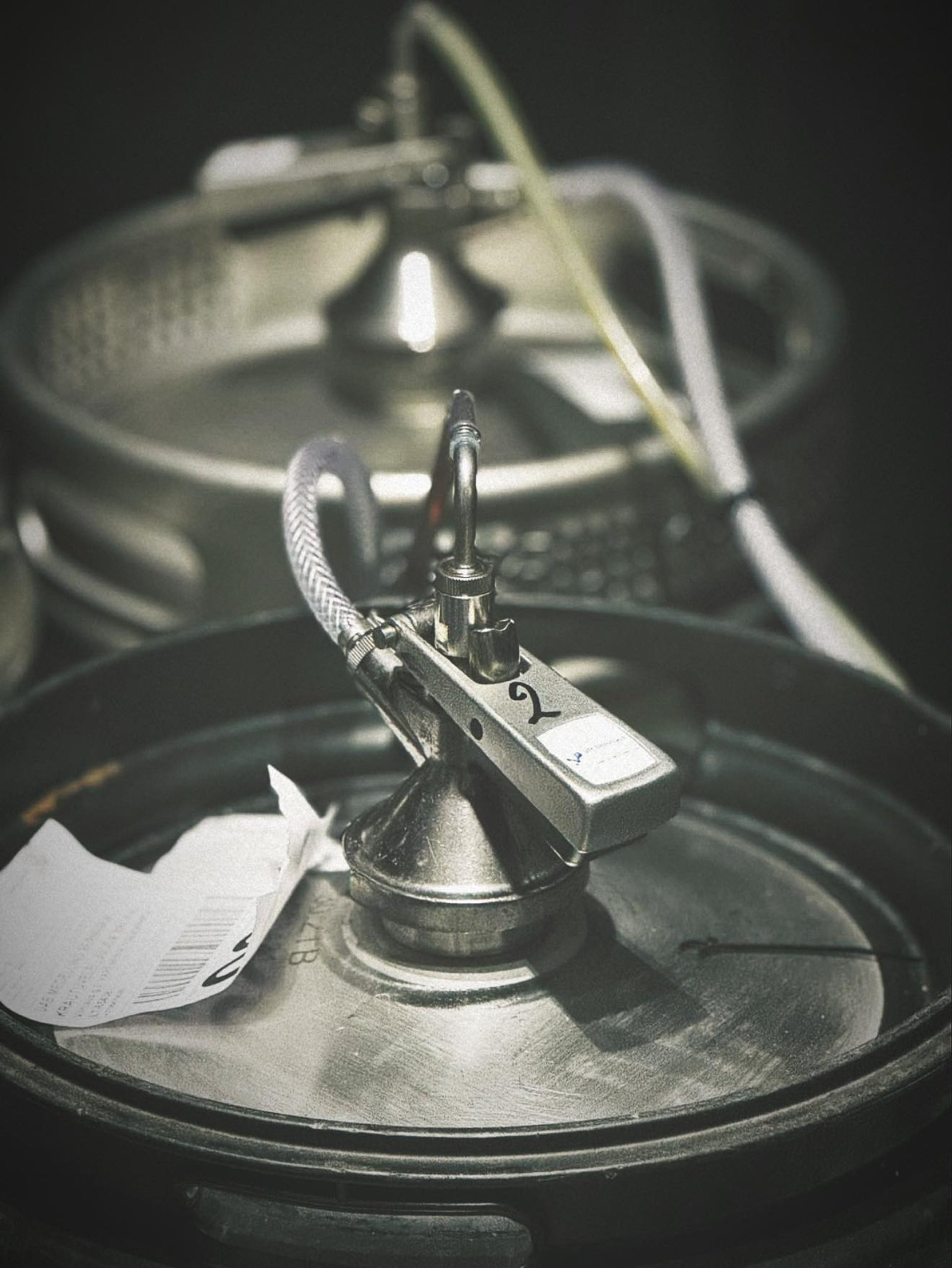 gray computer monitor