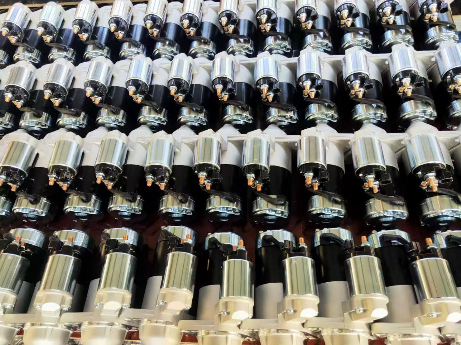 black and white bed linen