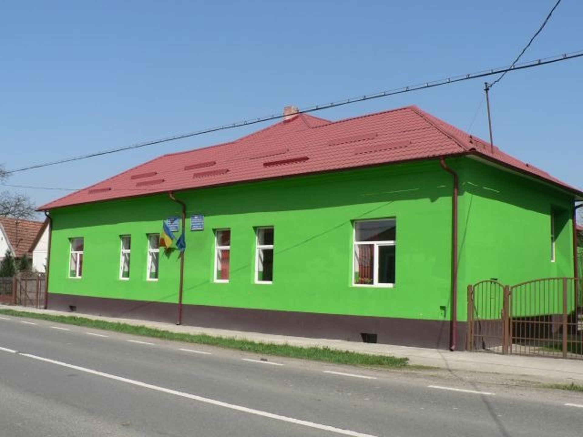 black and brown leather padded tub sofa