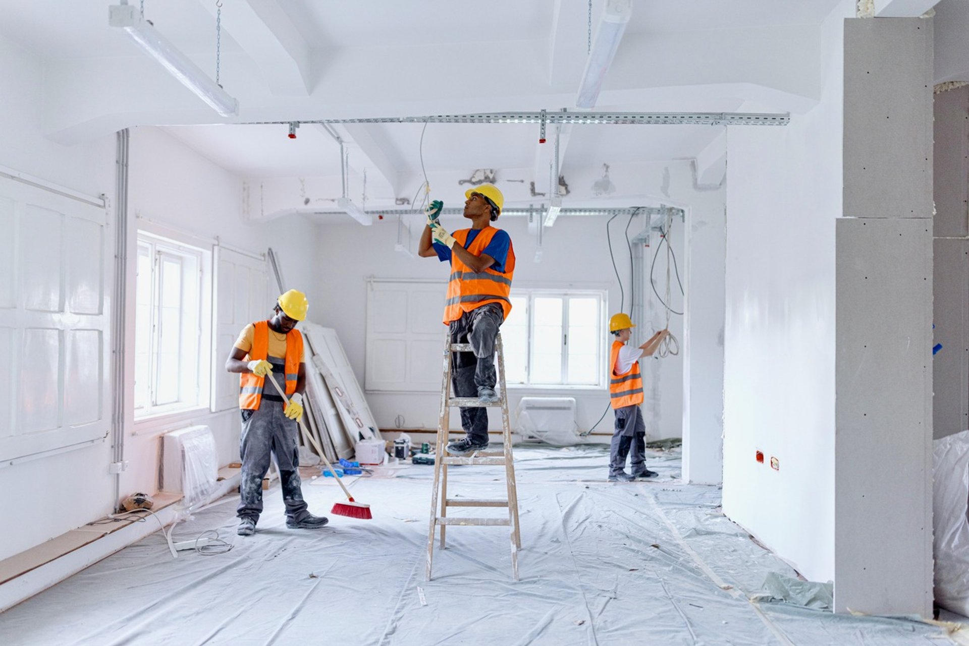 black and white bed linen