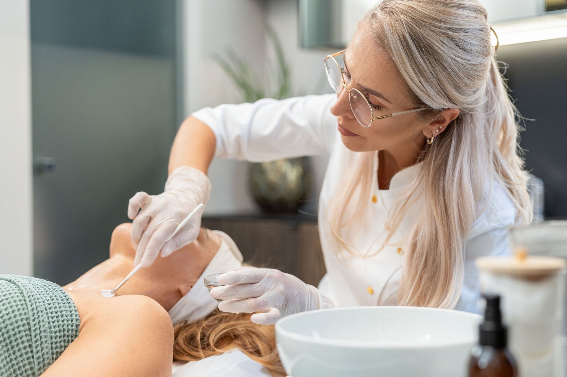 black and brown leather padded tub sofa