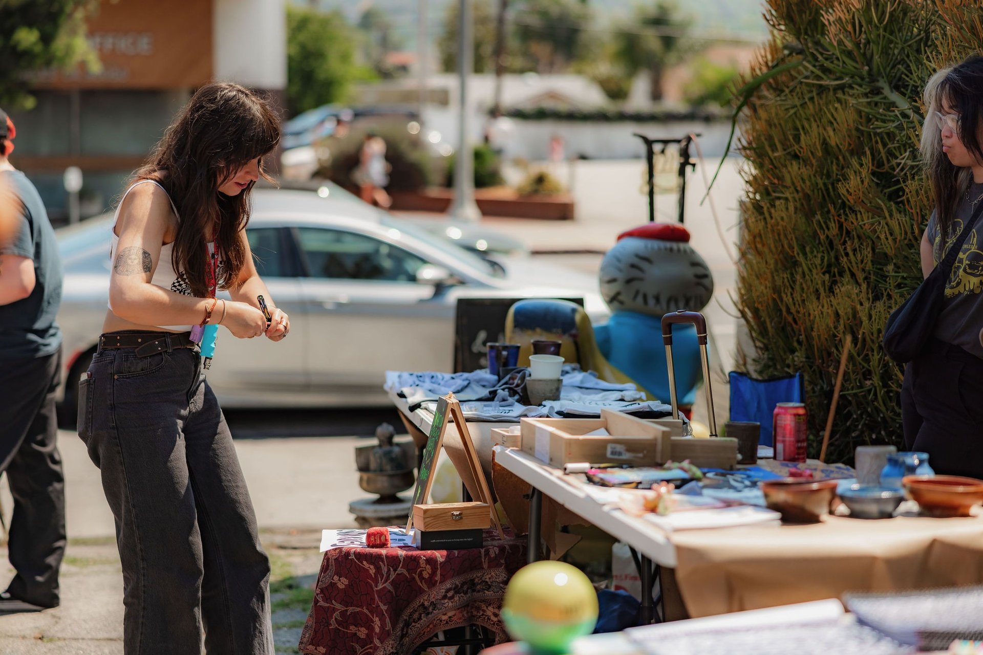 black and white bed linen
