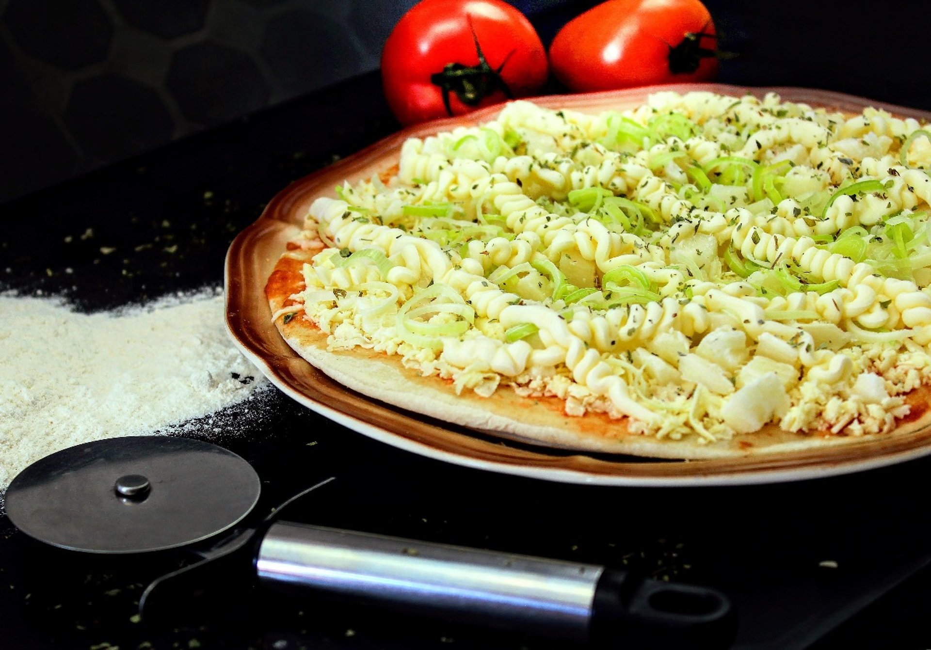 black and white bed linen