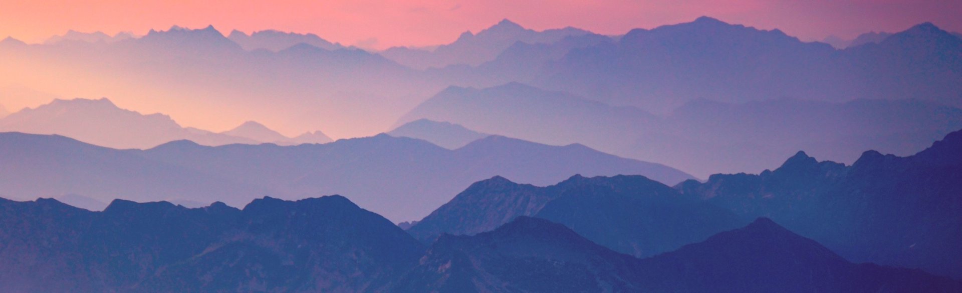 blue mountains at daytime
