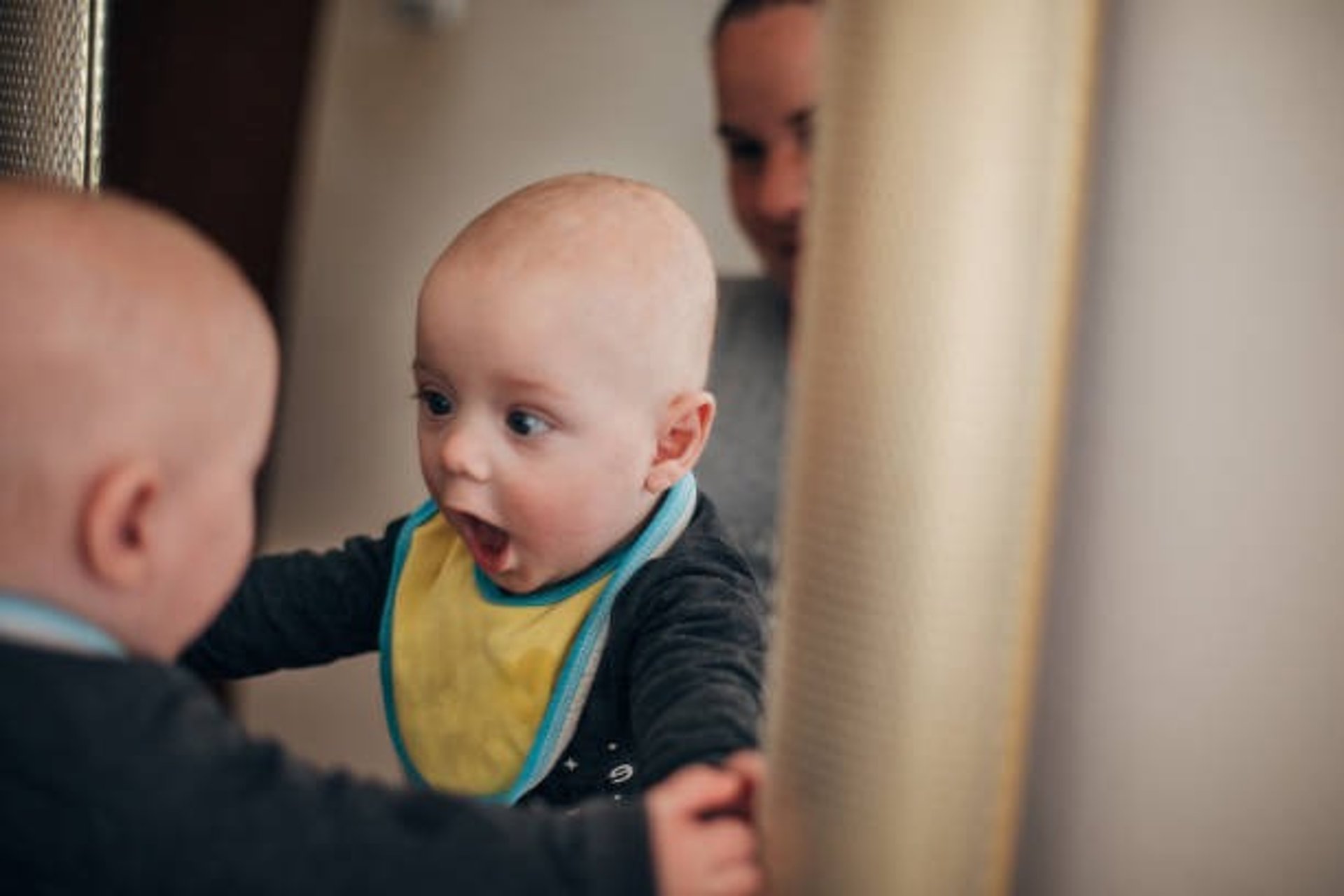 gray computer monitor