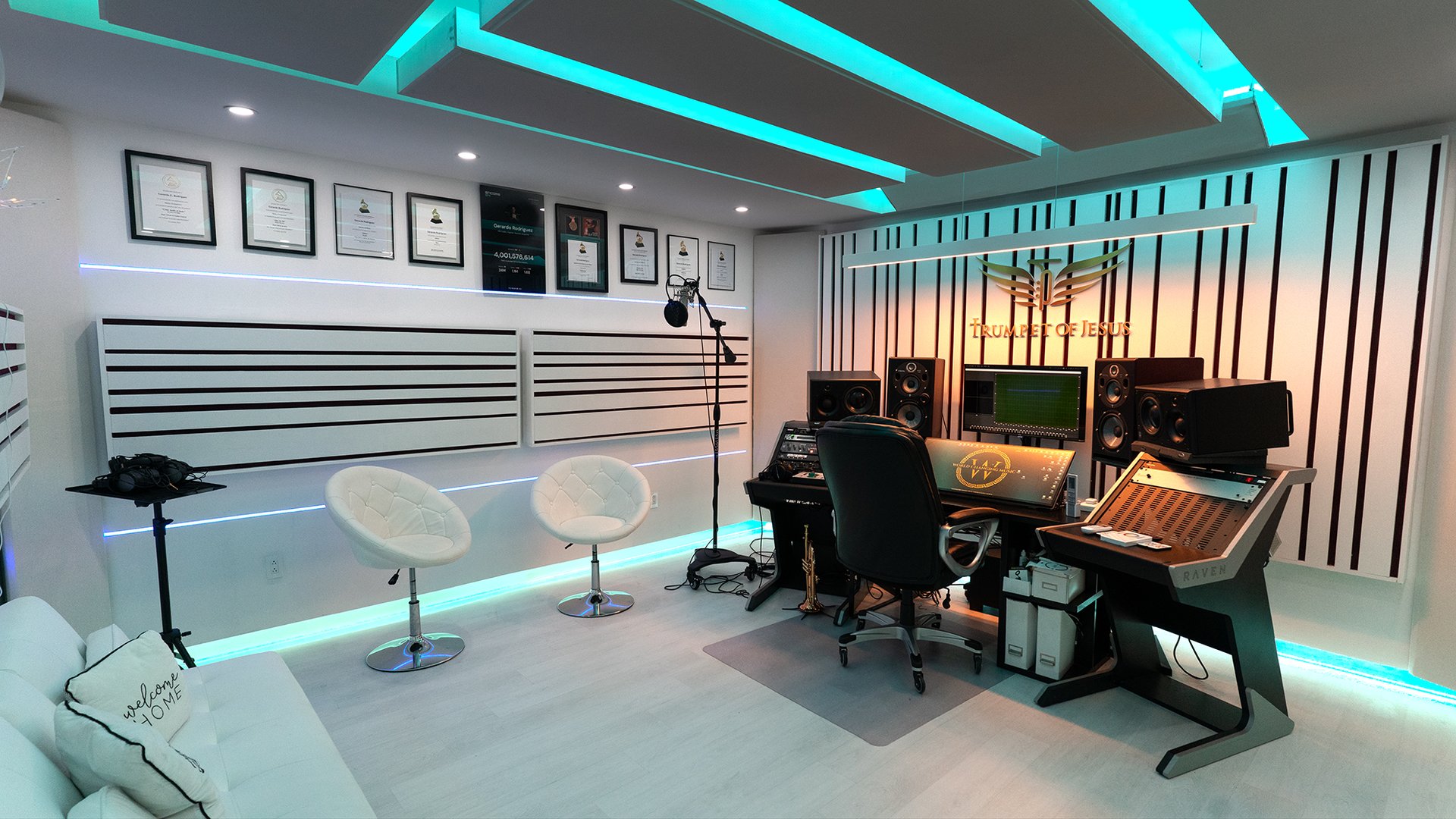 black and white audio mixer