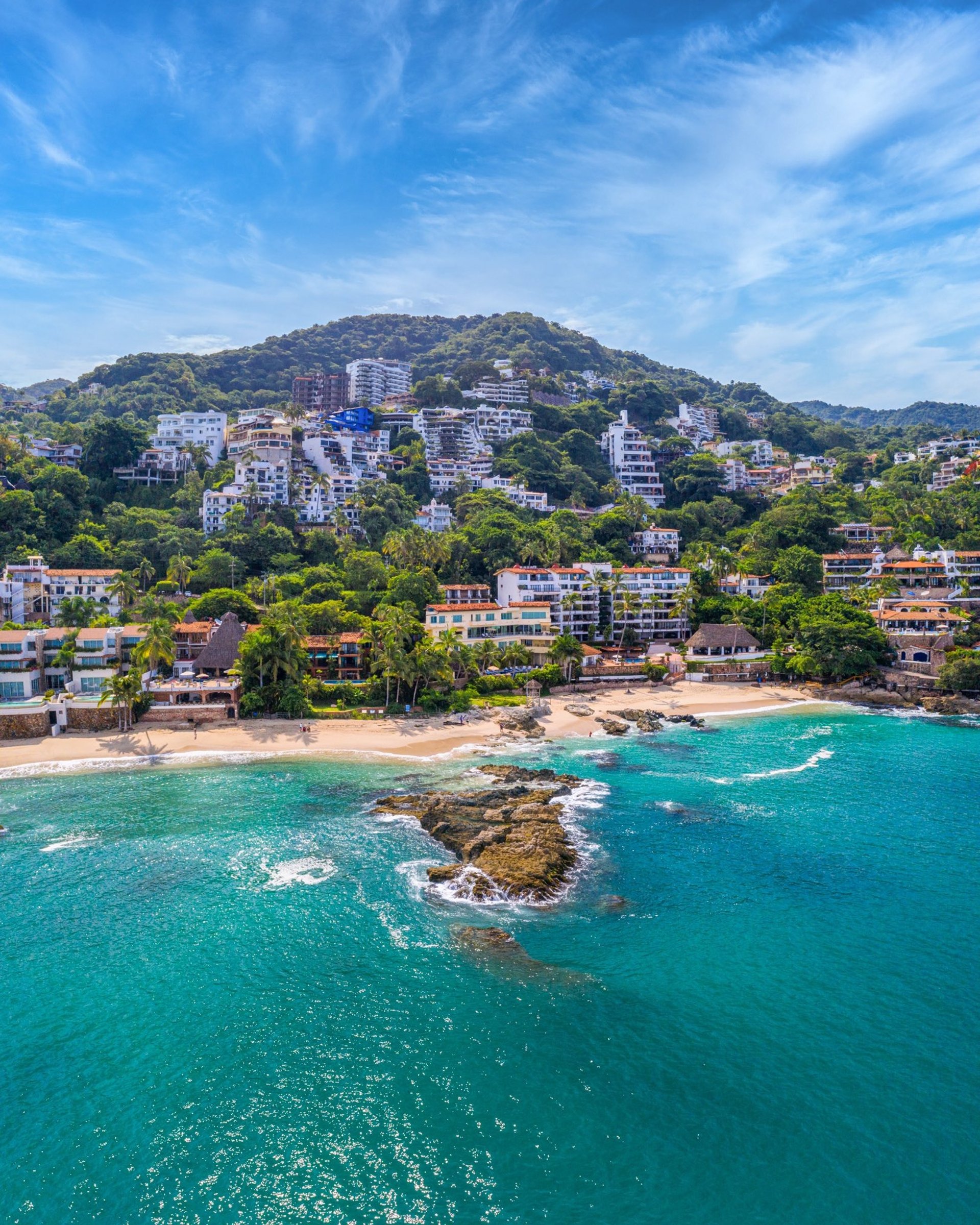 black and white bed linen