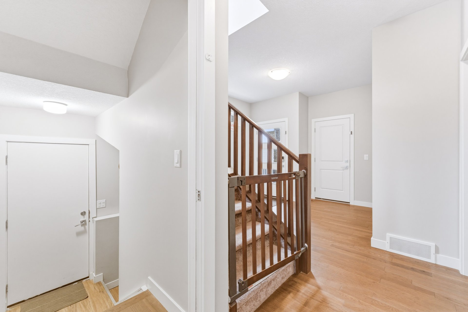 black and white bed linen