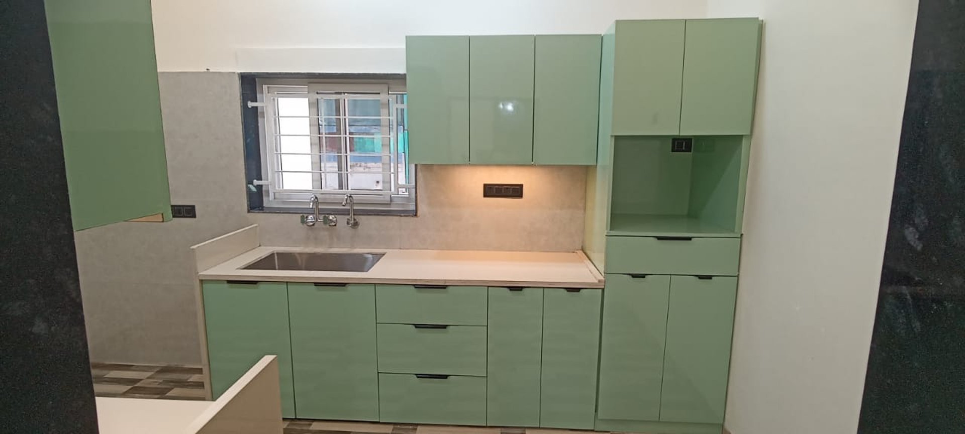 black and white bed linen