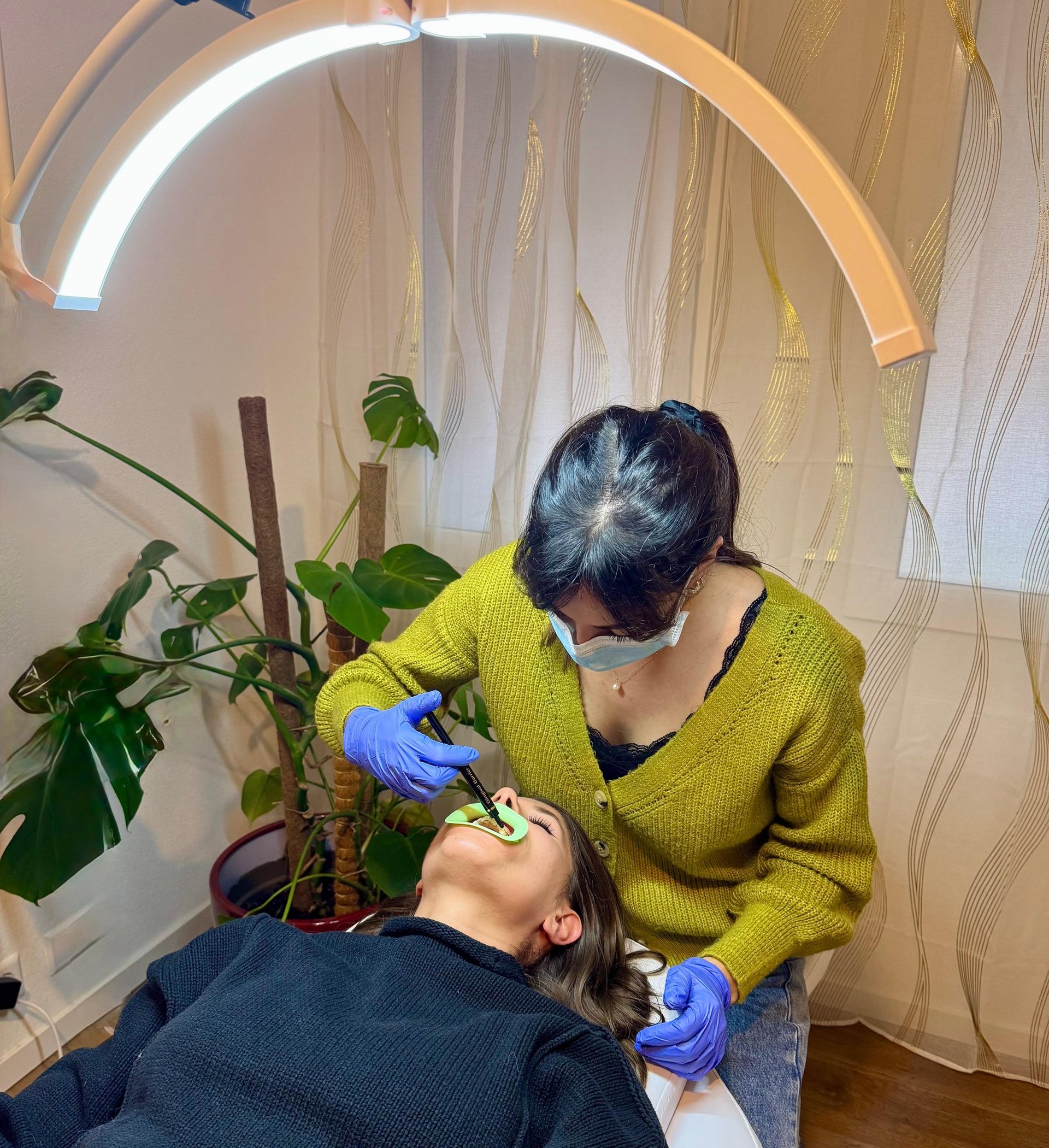 black and white bed linen