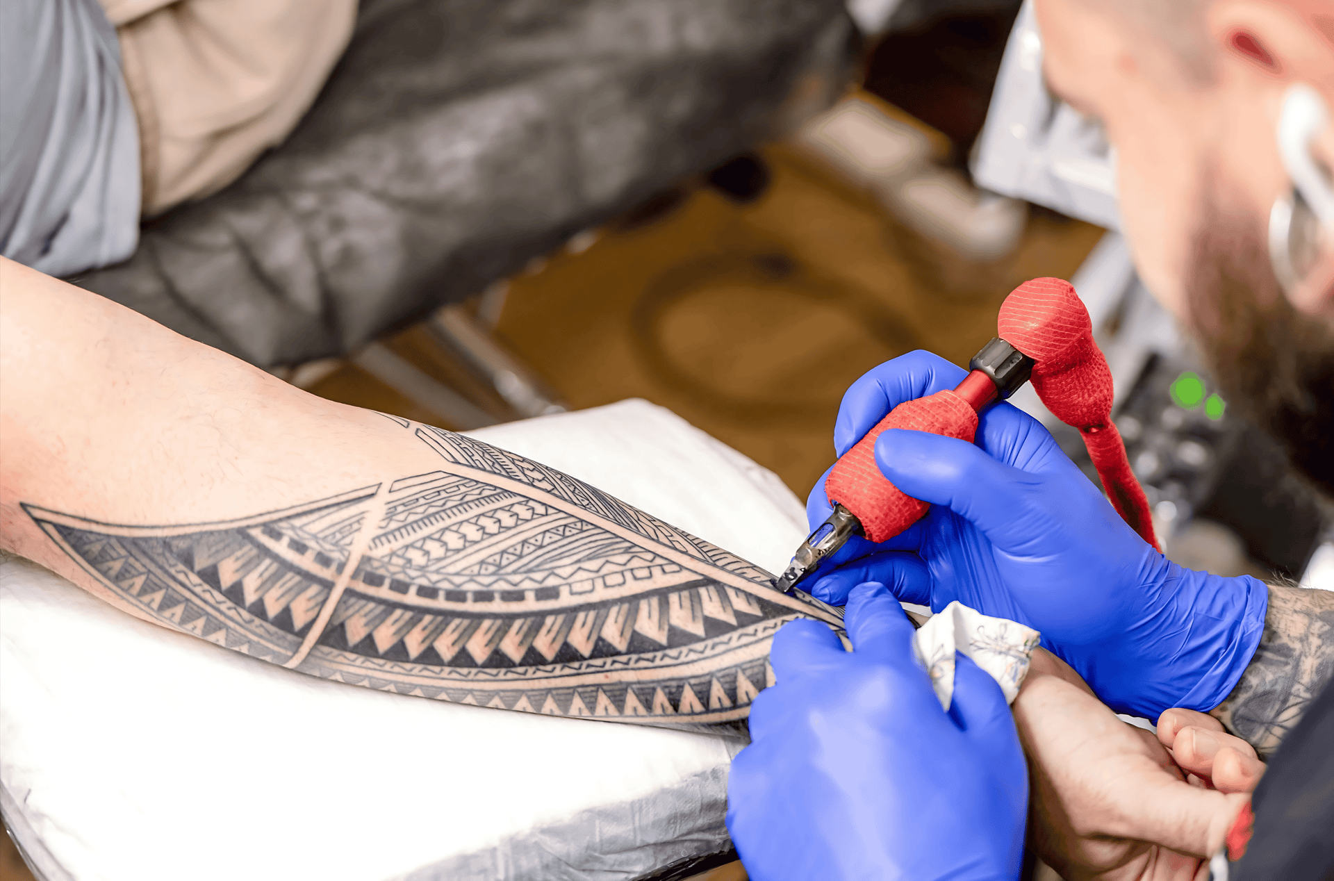 black and white bed linen