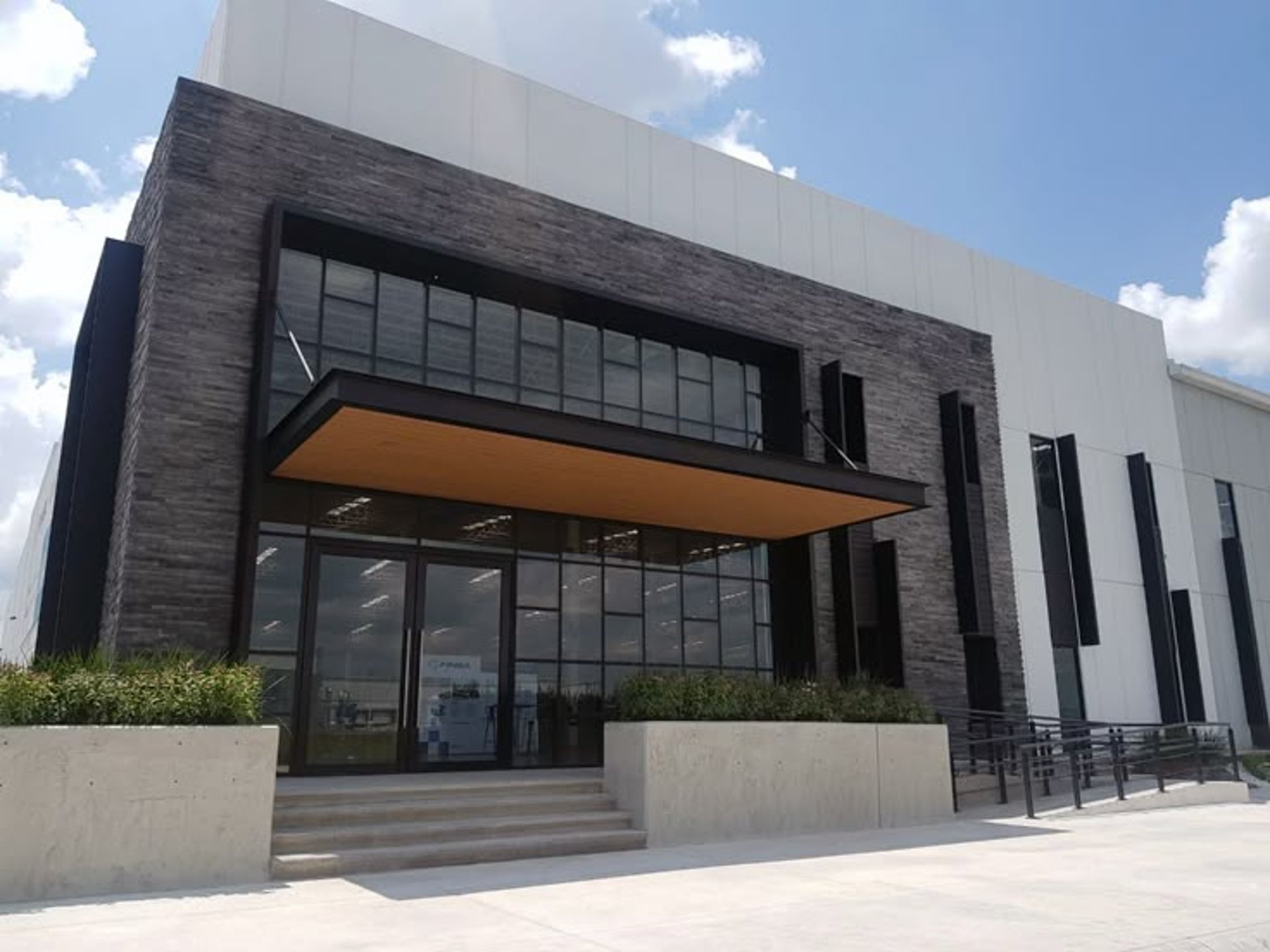 gray computer monitor