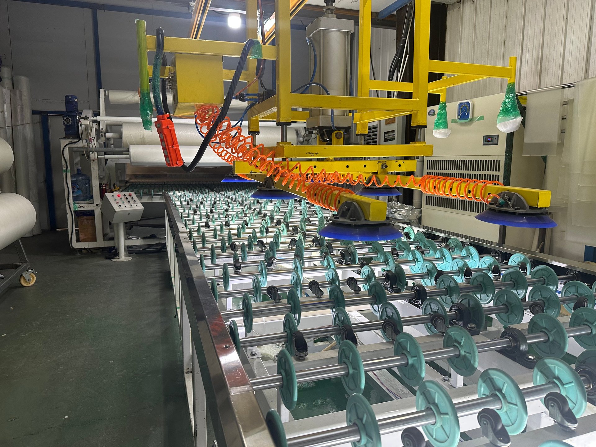 black and white bed linen