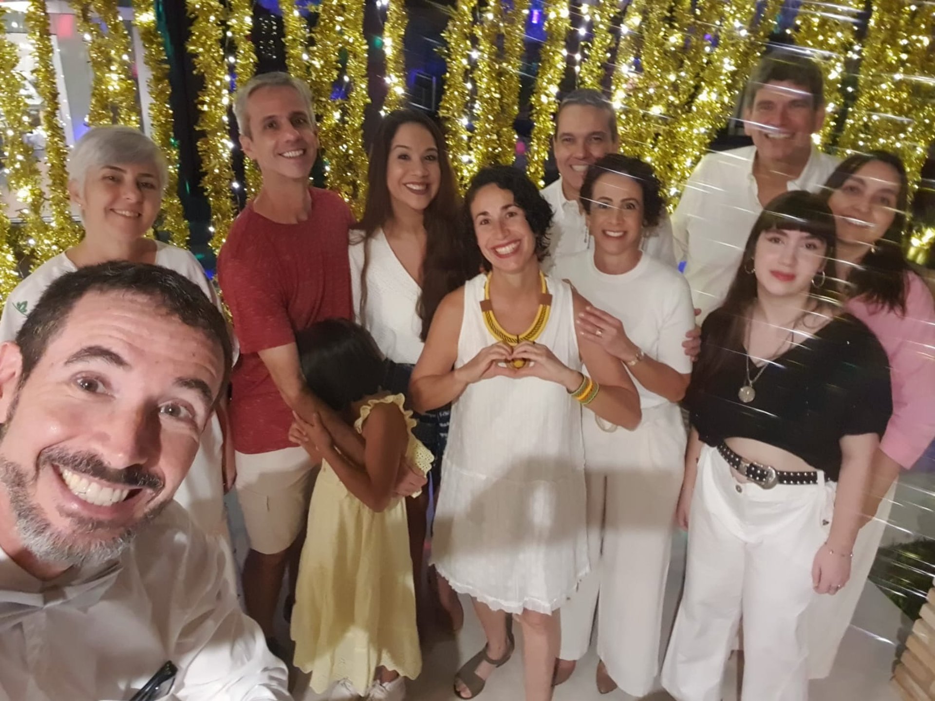 gray computer monitor