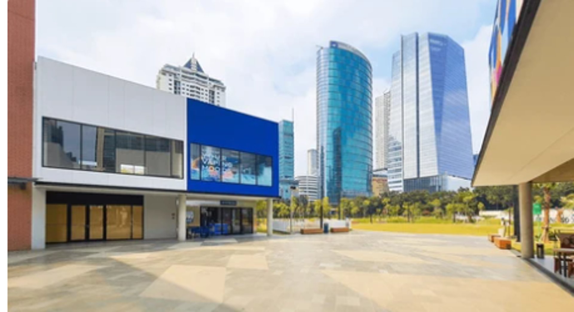 gray computer monitor