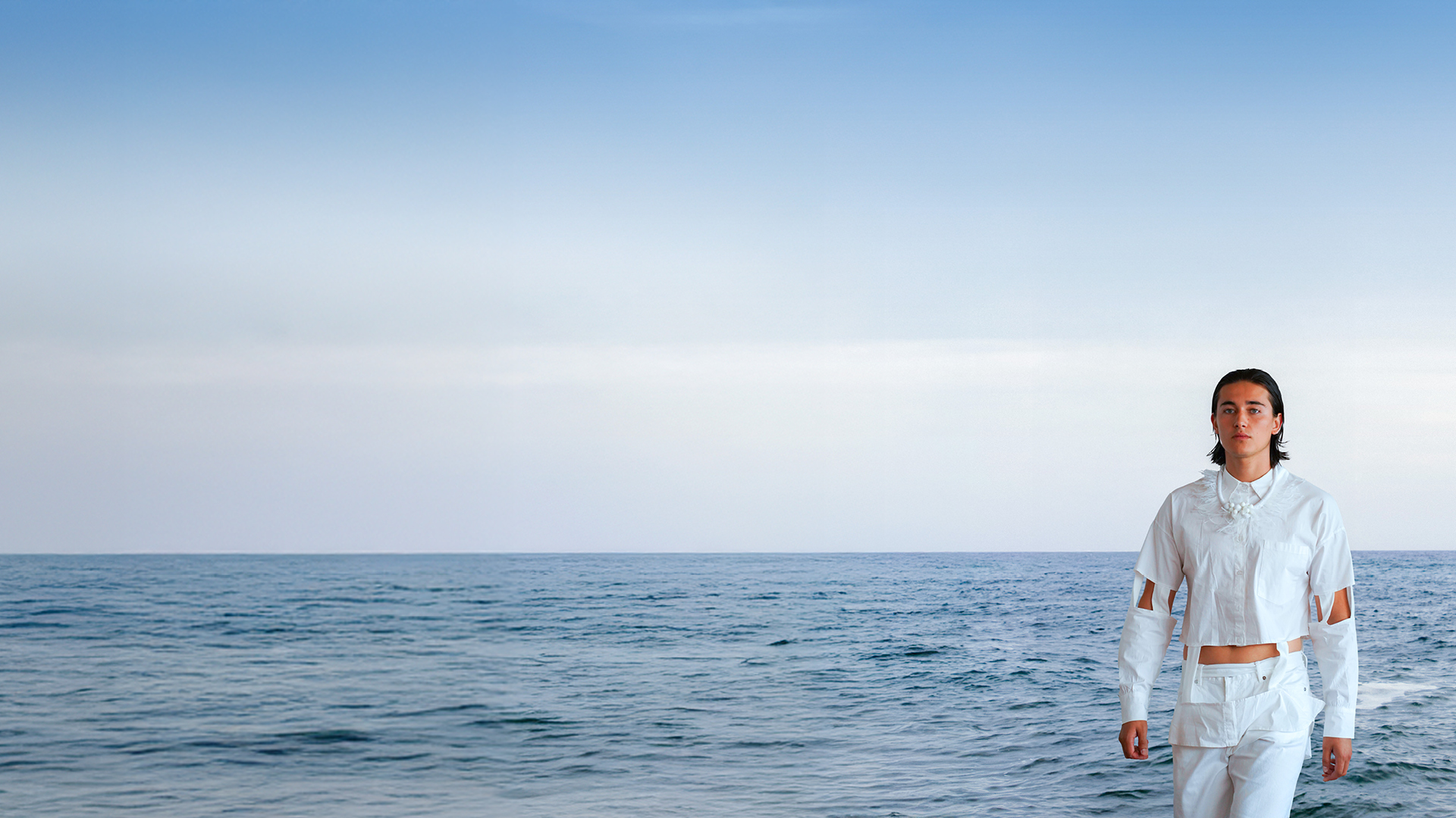 gray computer monitor