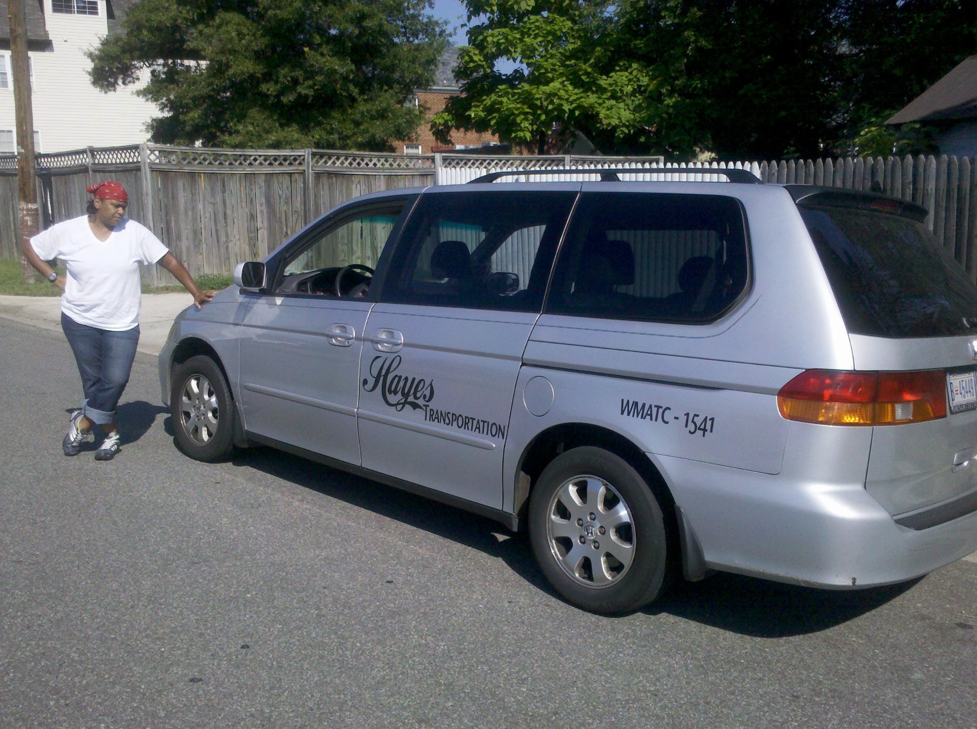 gray computer monitor