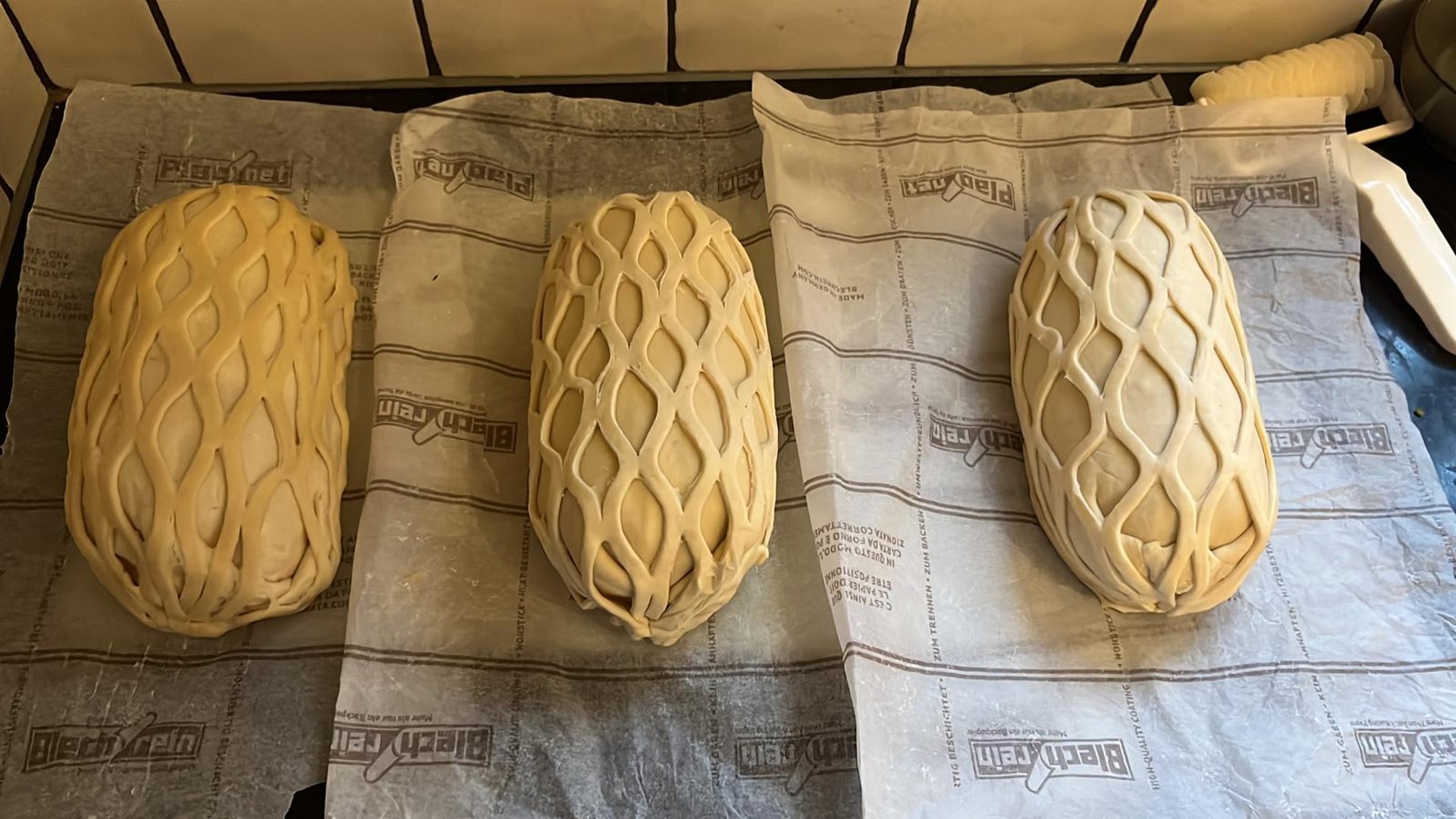 black and white bed linen