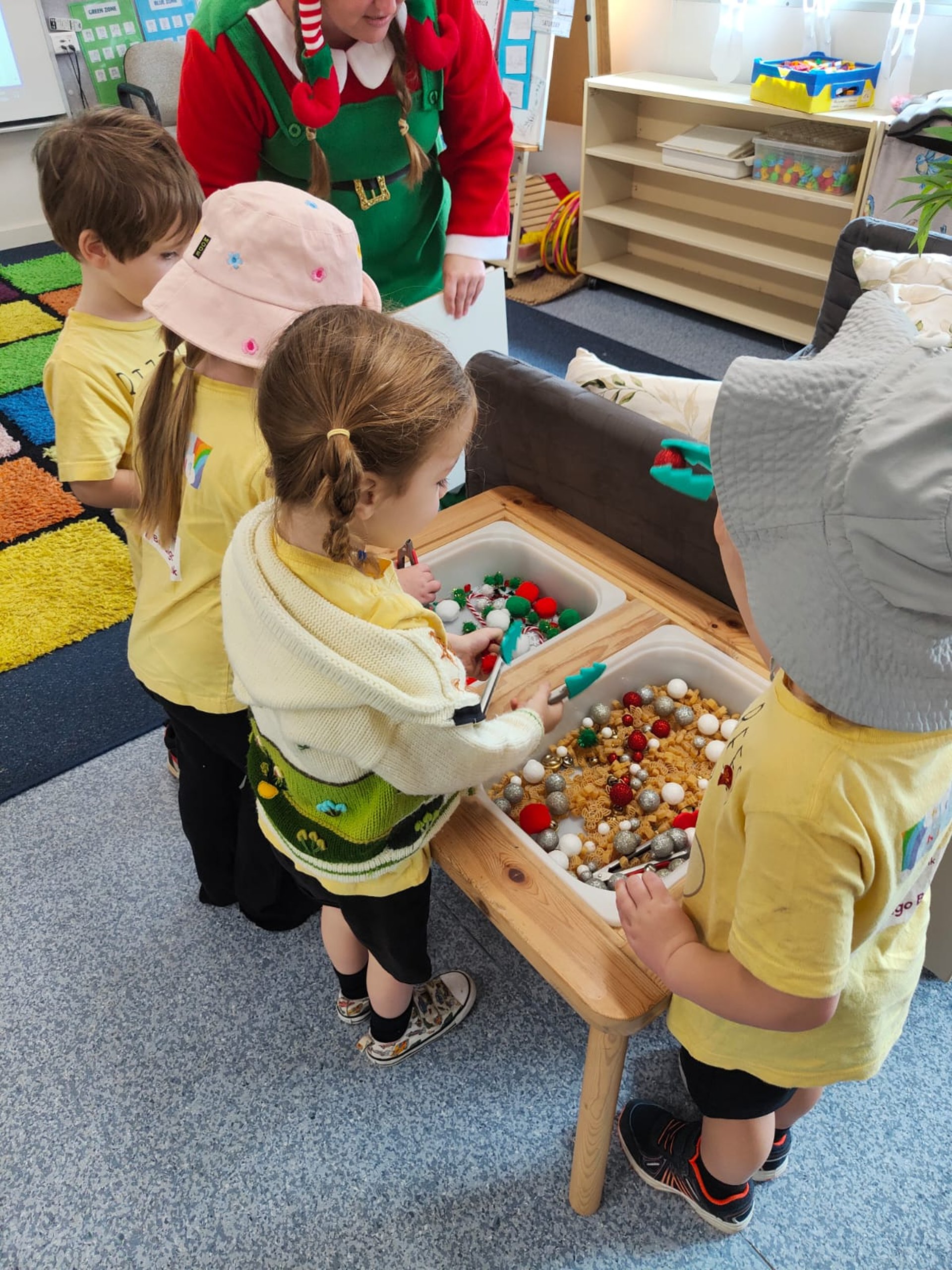 black and white bed linen