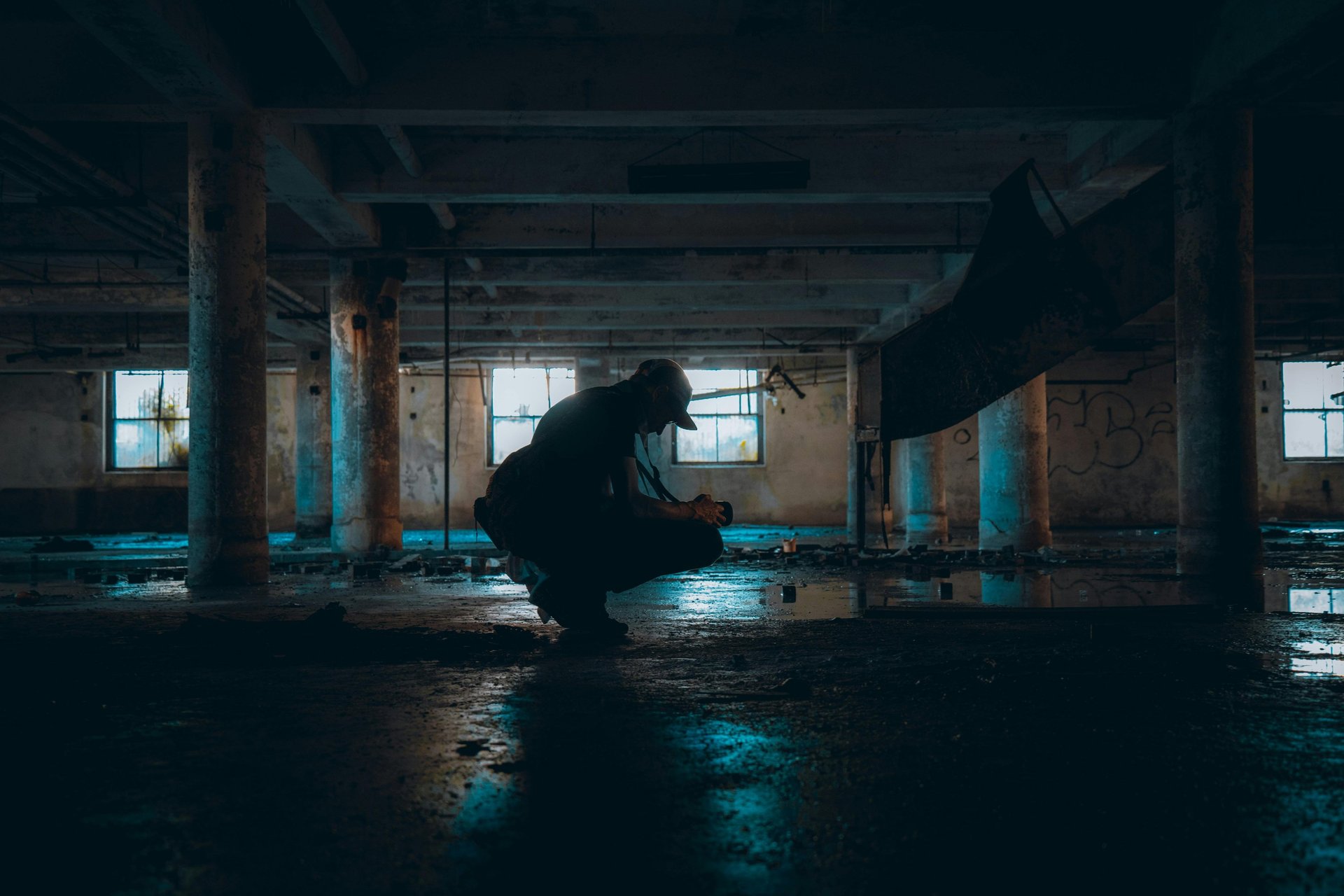 black and white bed linen