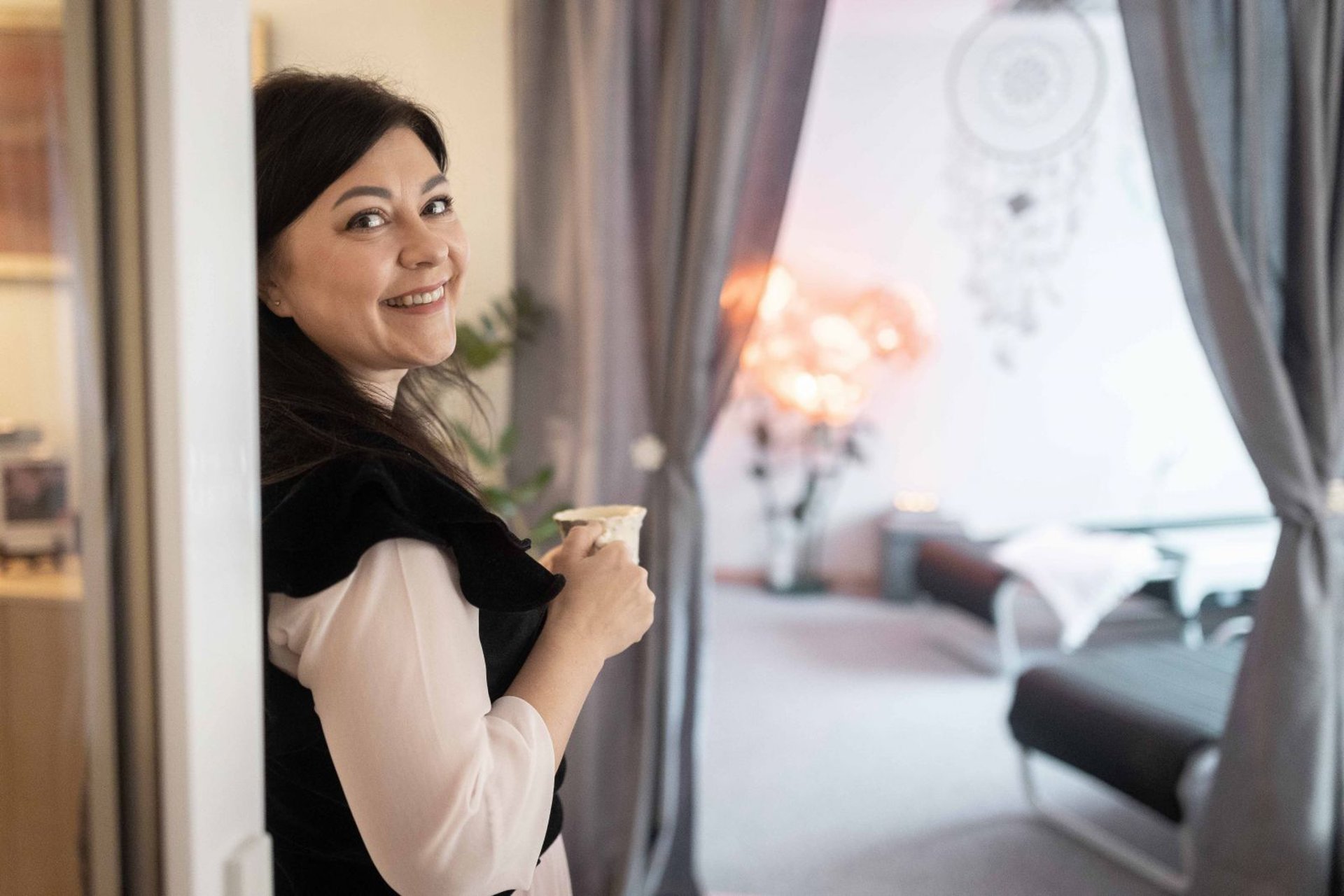 black and white bed linen