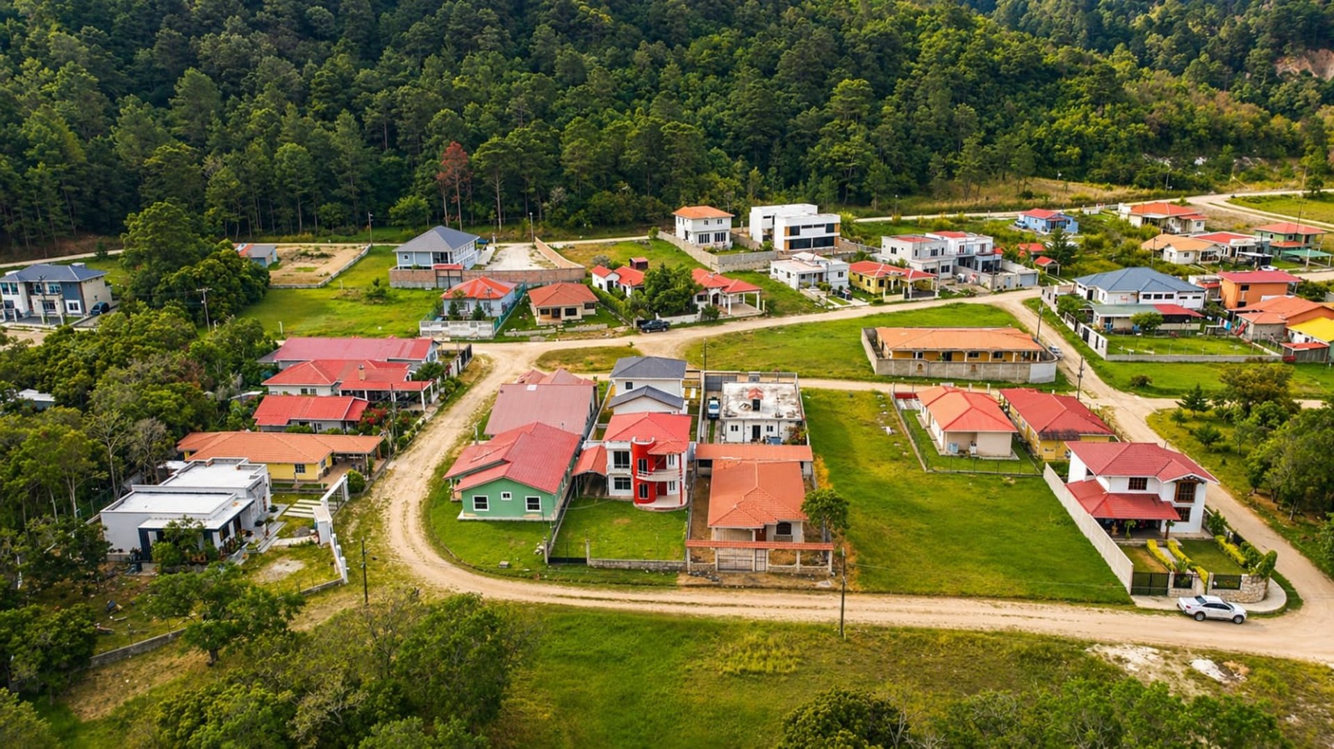 gray computer monitor