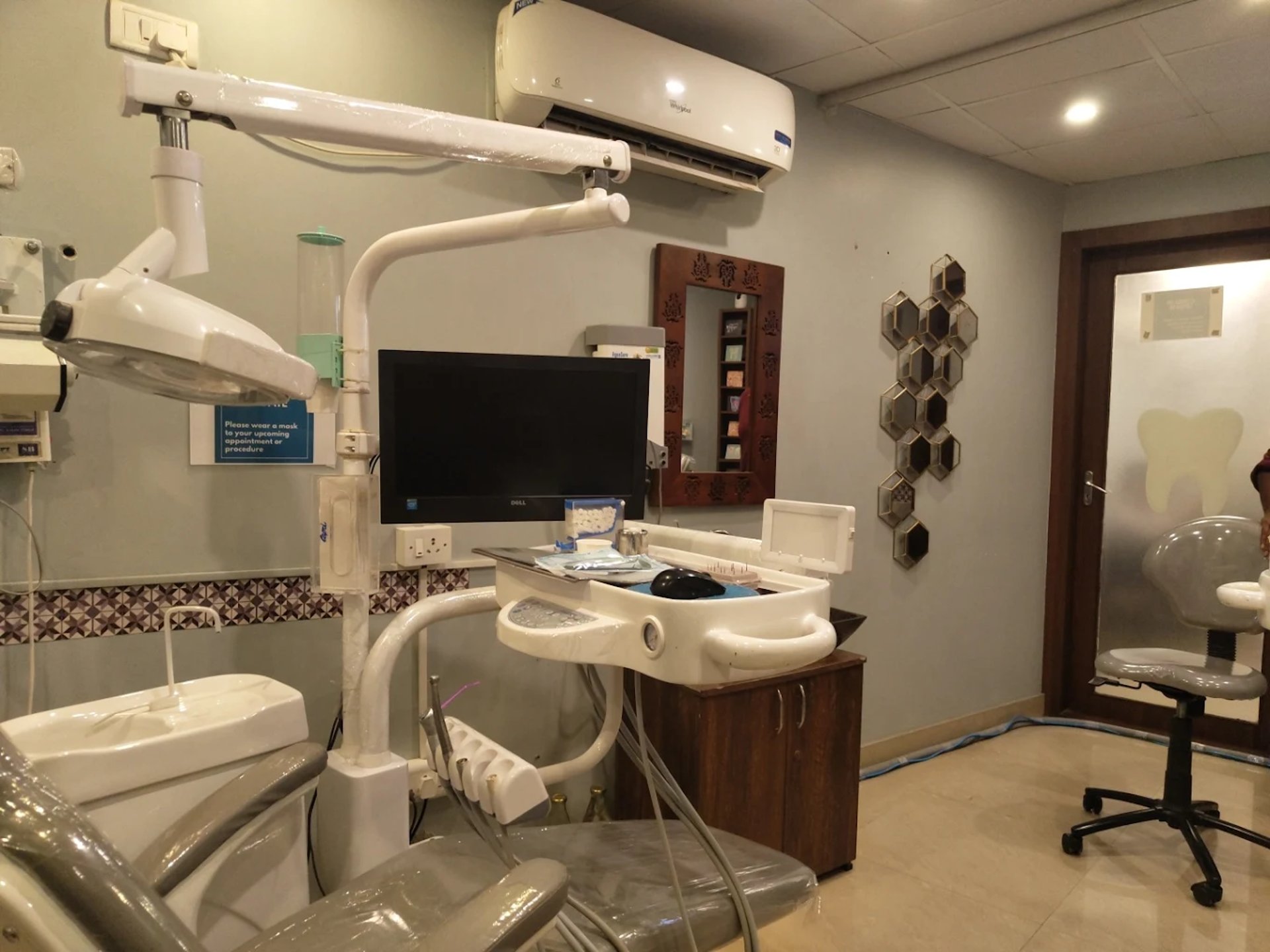 black and white bed linen