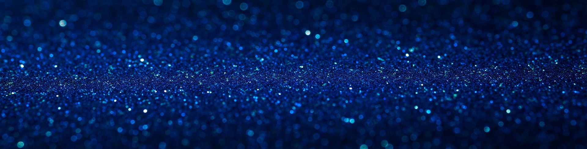 expositions d'affiches, objets déco représentant des paysages de Provence. Toiles peintures animaux.