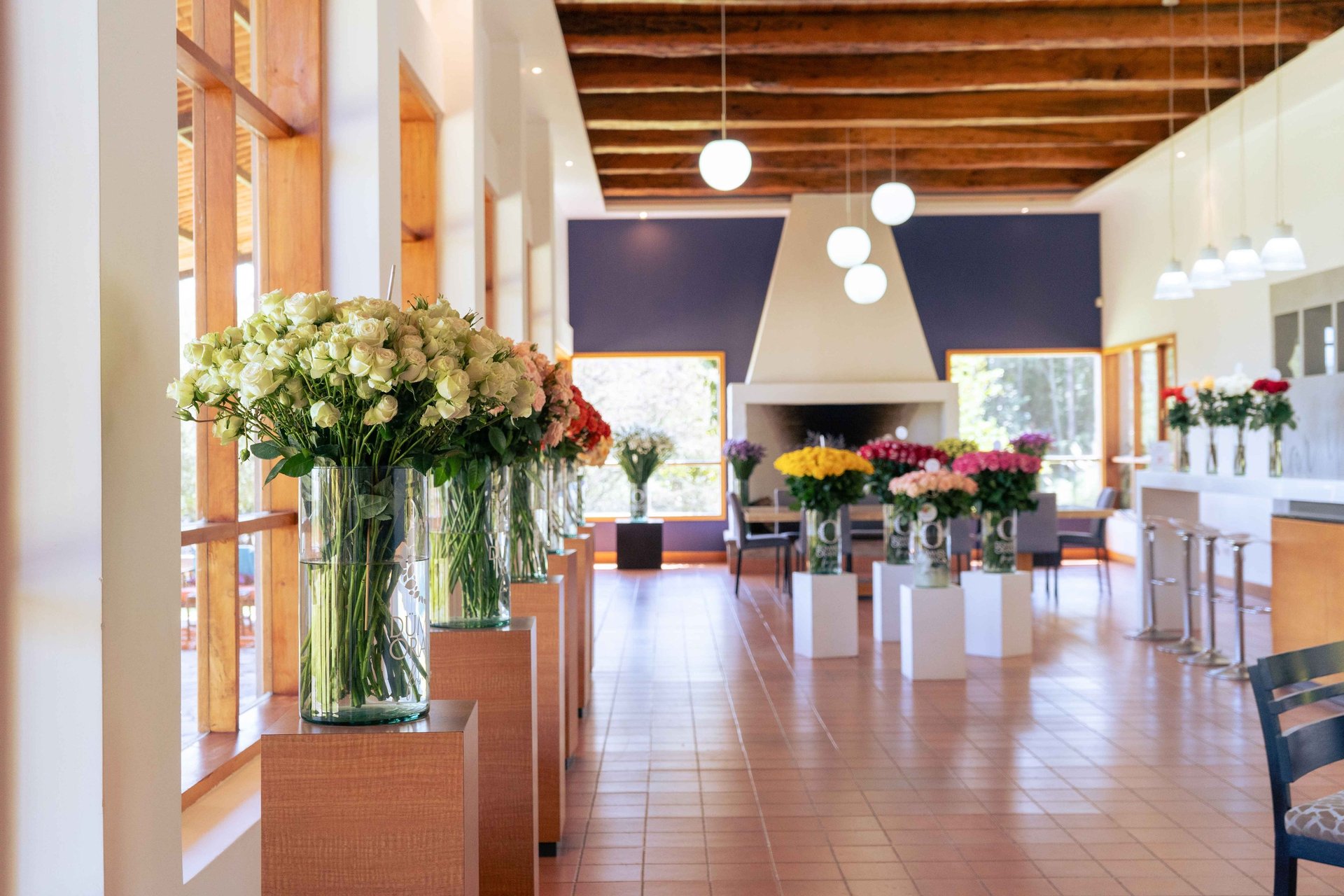 gray computer monitor