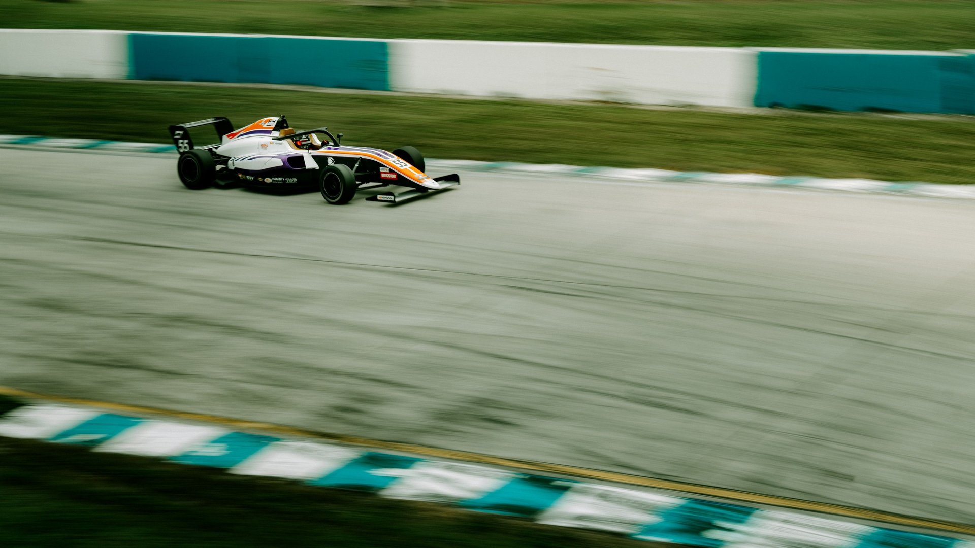 gray computer monitor