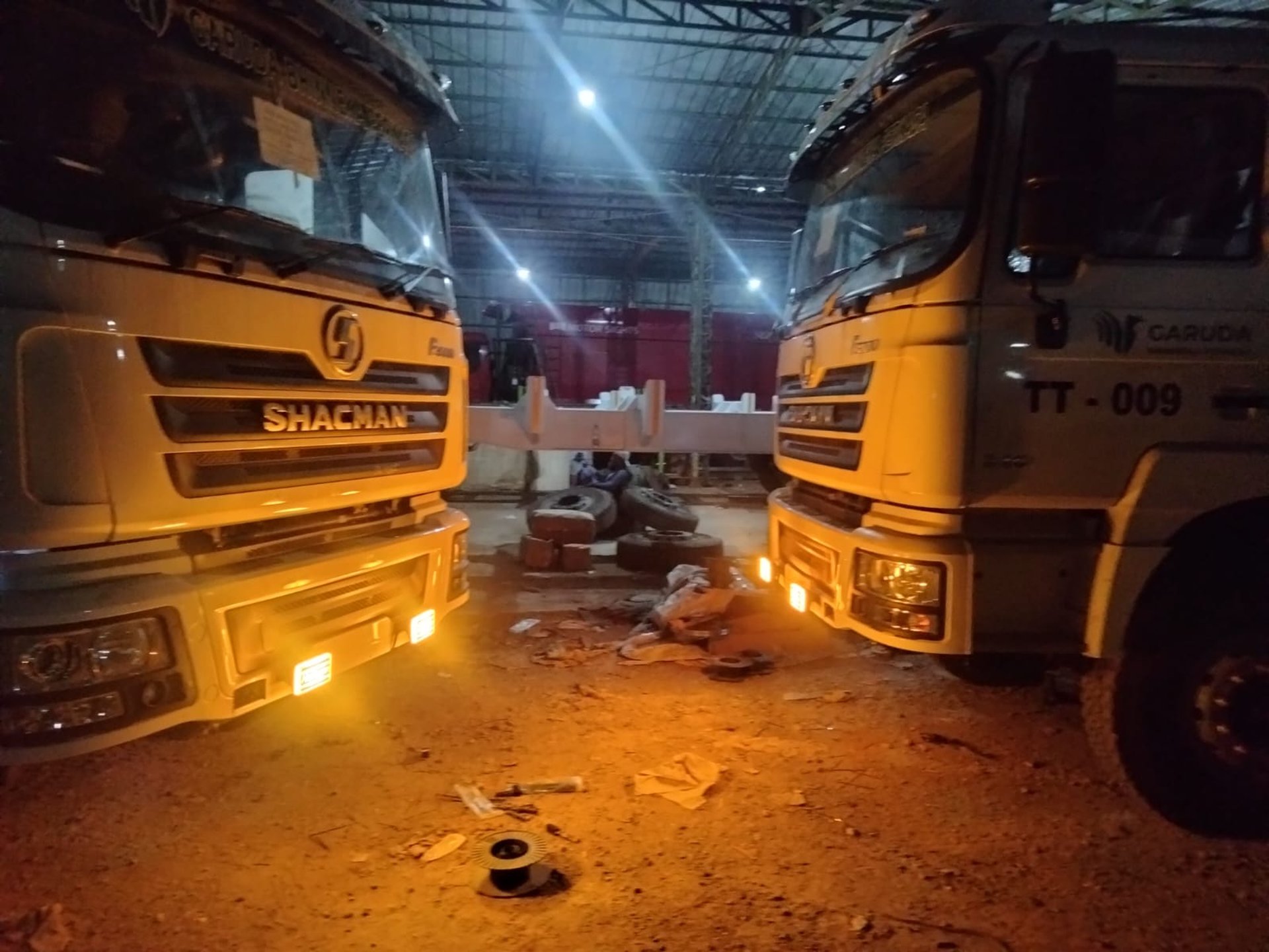 black and brown leather padded tub sofa