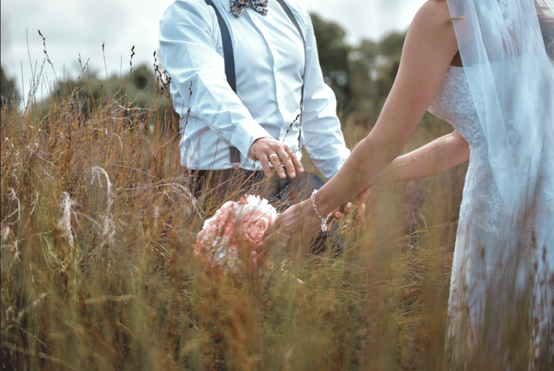 black and white bed linen