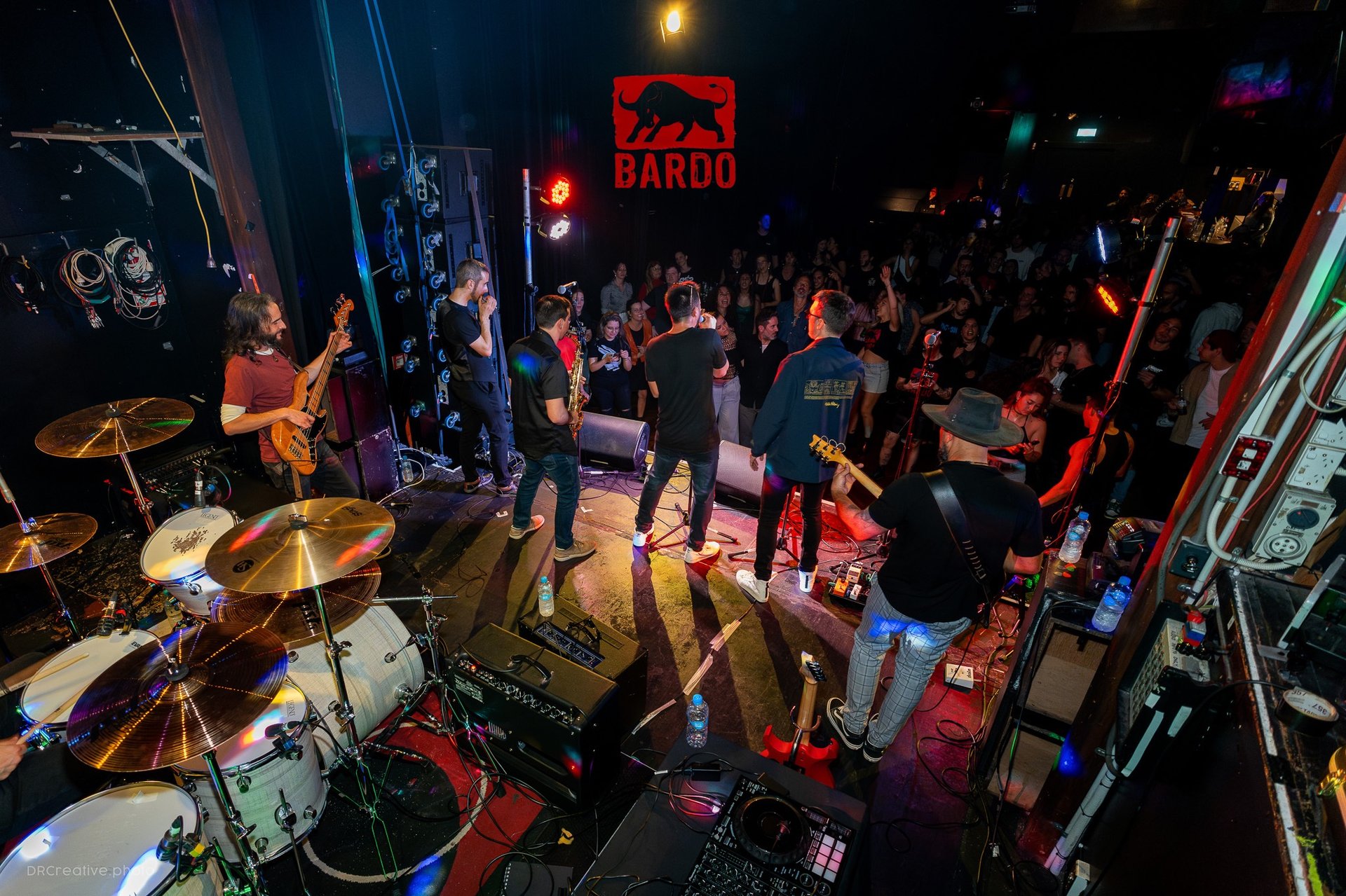 black and white bed linen