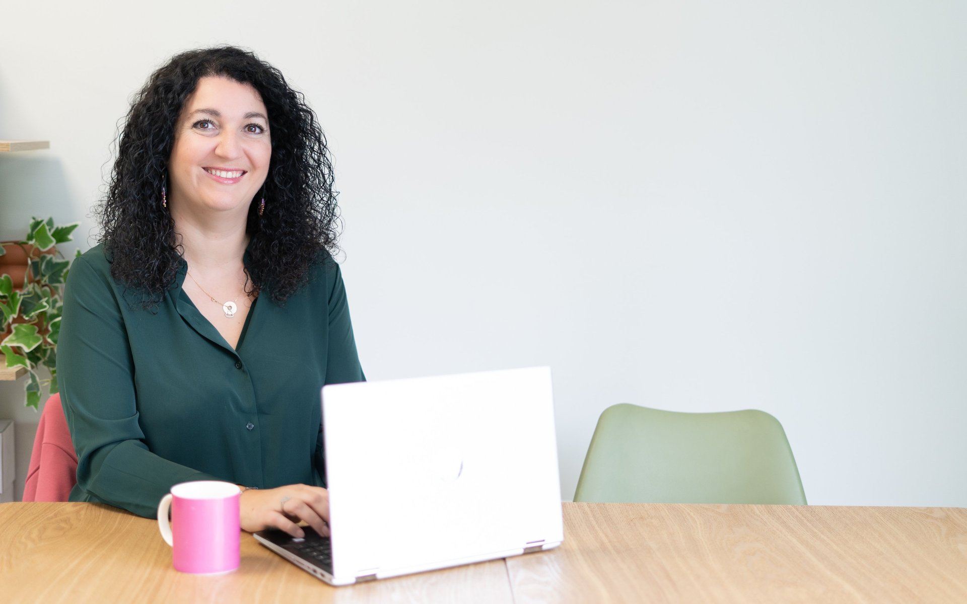 black and brown leather padded tub sofa