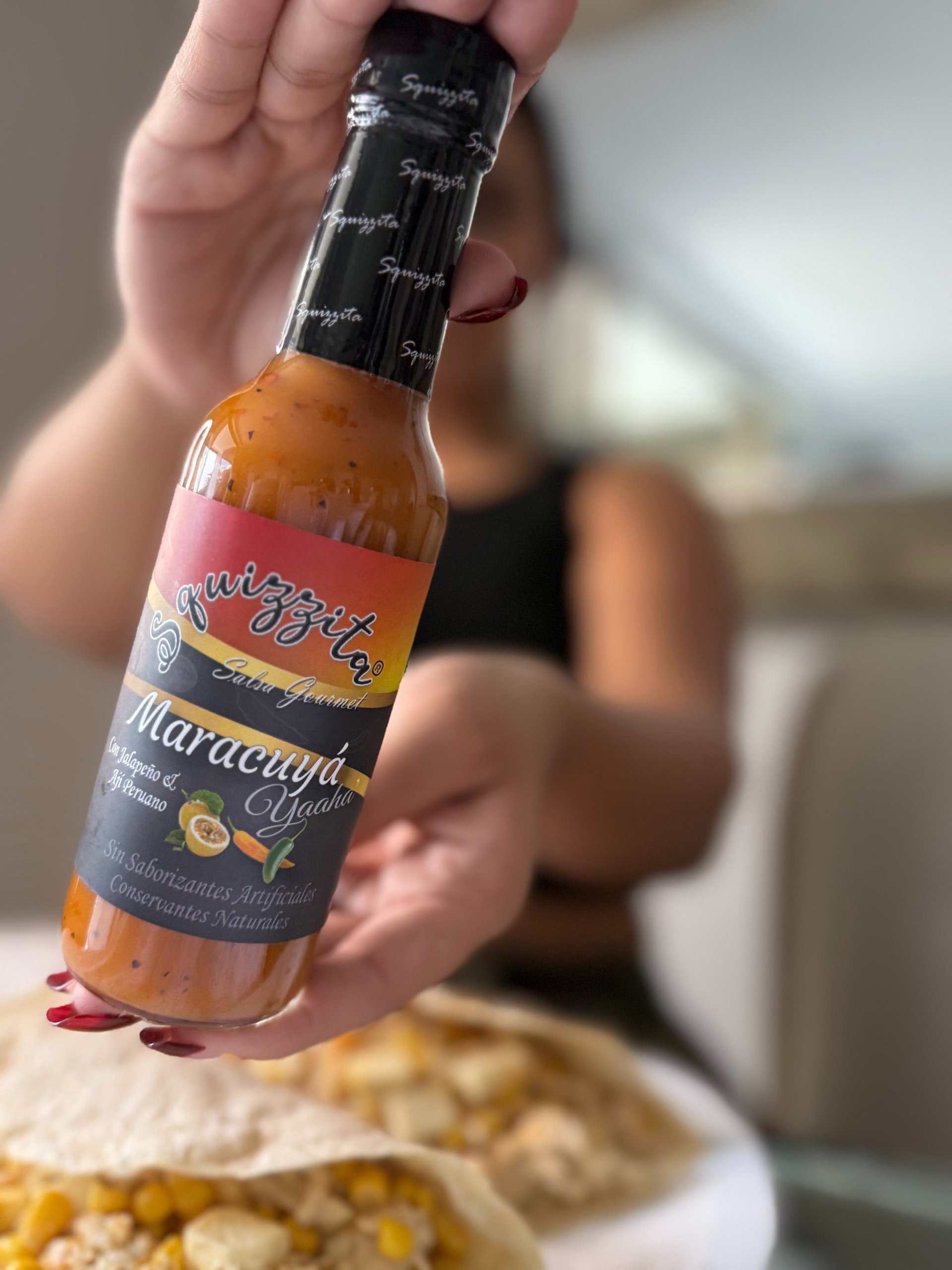 Tortilla de pechuga de pollo con salsa de maracuyá picante