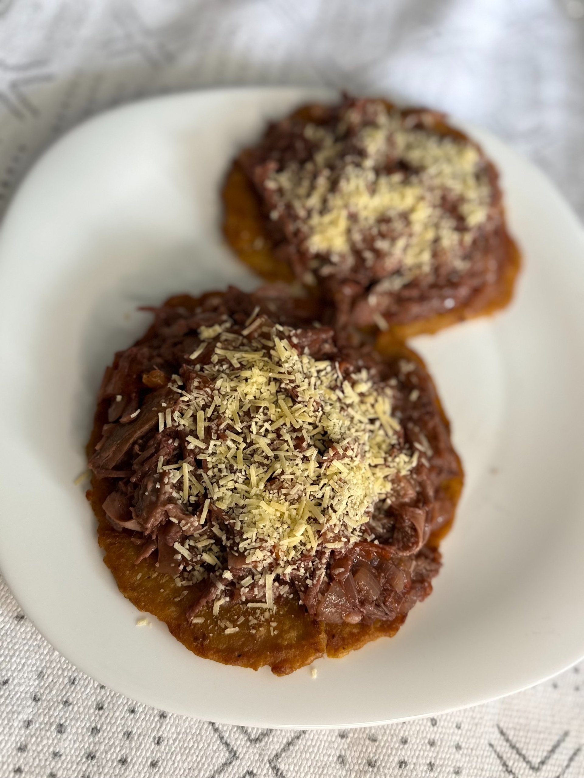 Receta carne desmechada con salsa de mora
