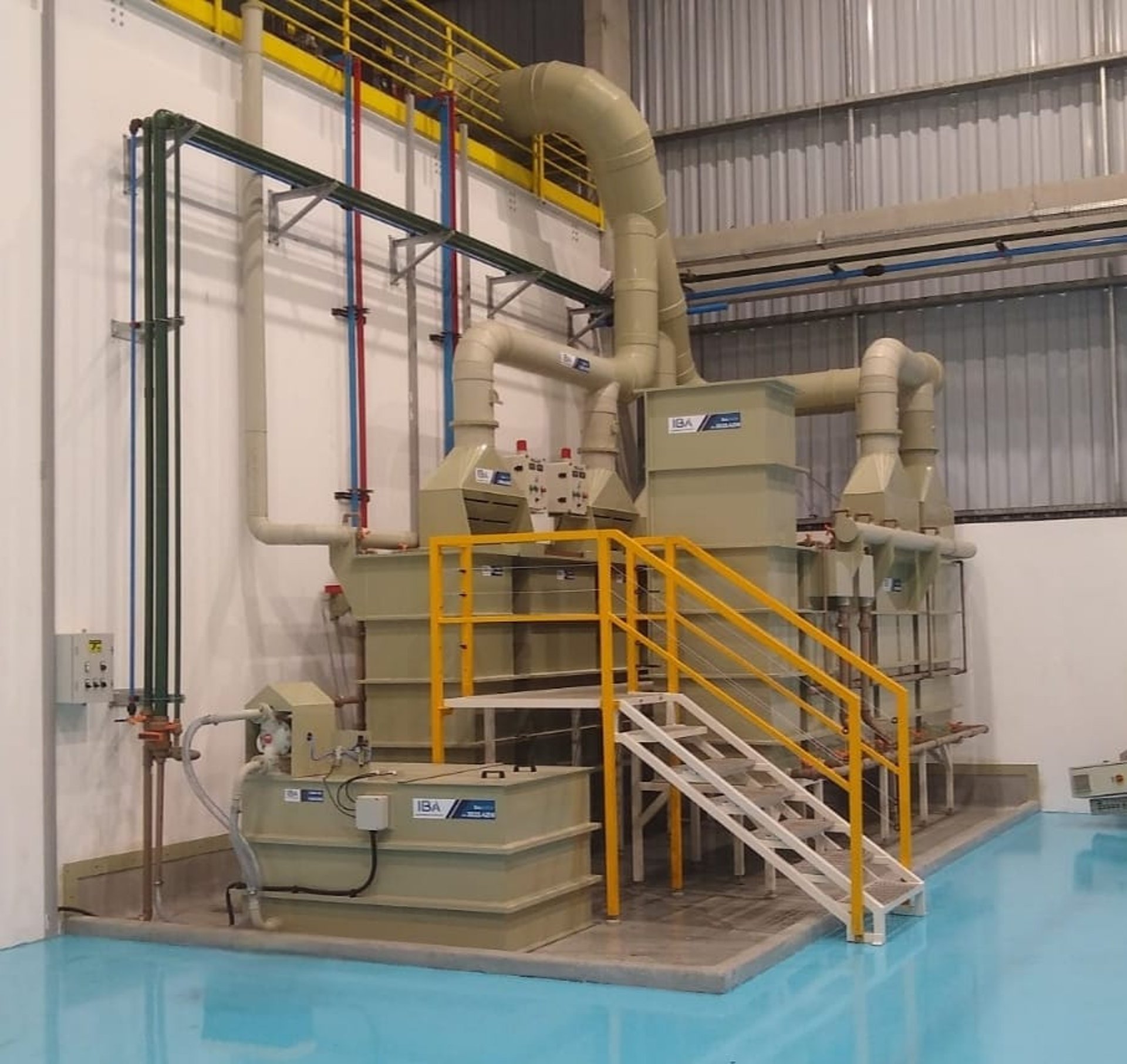 an abstract photo of a curved building with a blue sky in the background