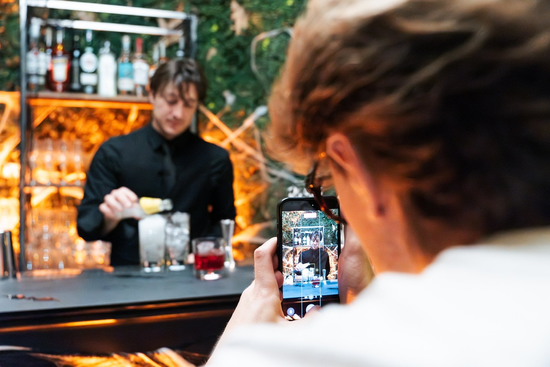 Noleggio e allestimento impianti audio e luci professionali a Como per eventi, feste e DJ set – Lariolux Service