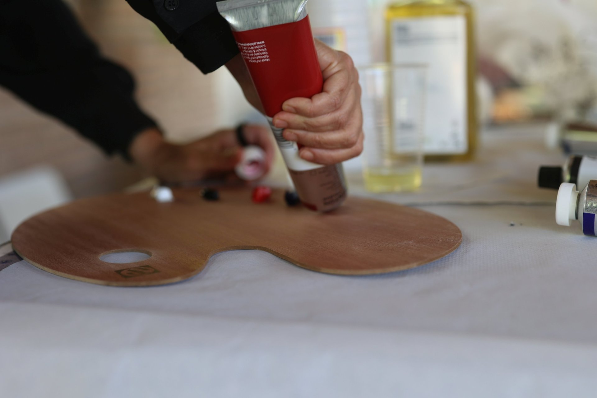 black and white bed linen