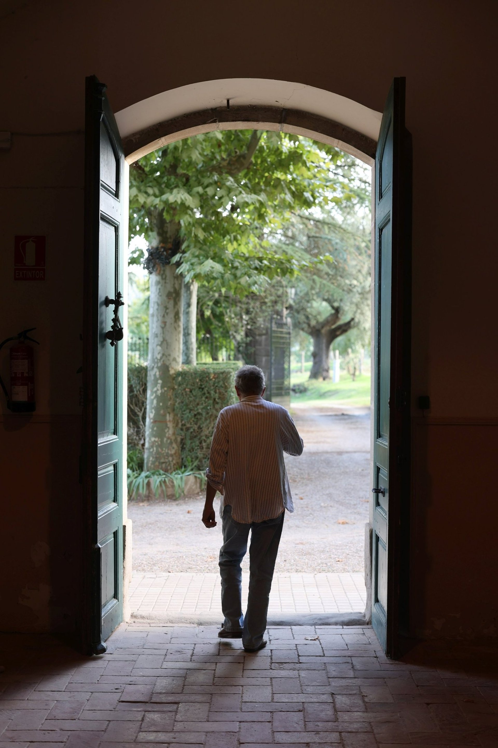 black and white bed linen